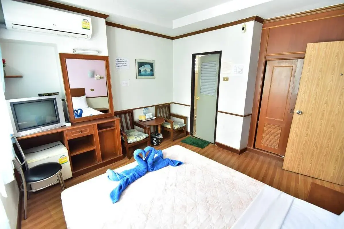 Property building, Bed in Krabi Grand Hotel Property building, Bed in Krabi Grand Hotel