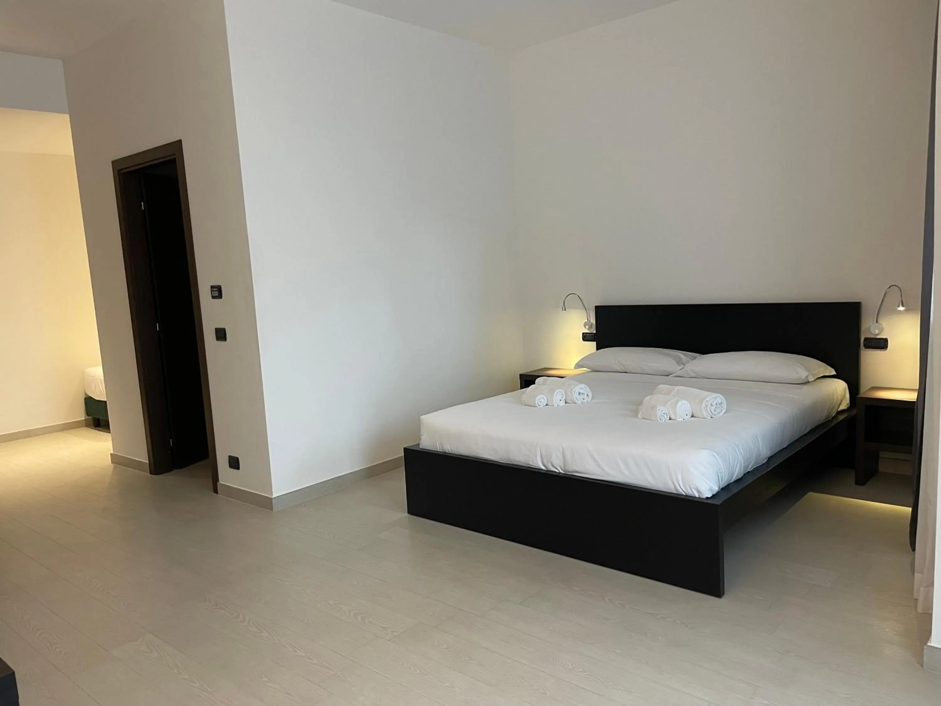 Bedroom, Bed in Maestrale Resort Hotel - Grosseto