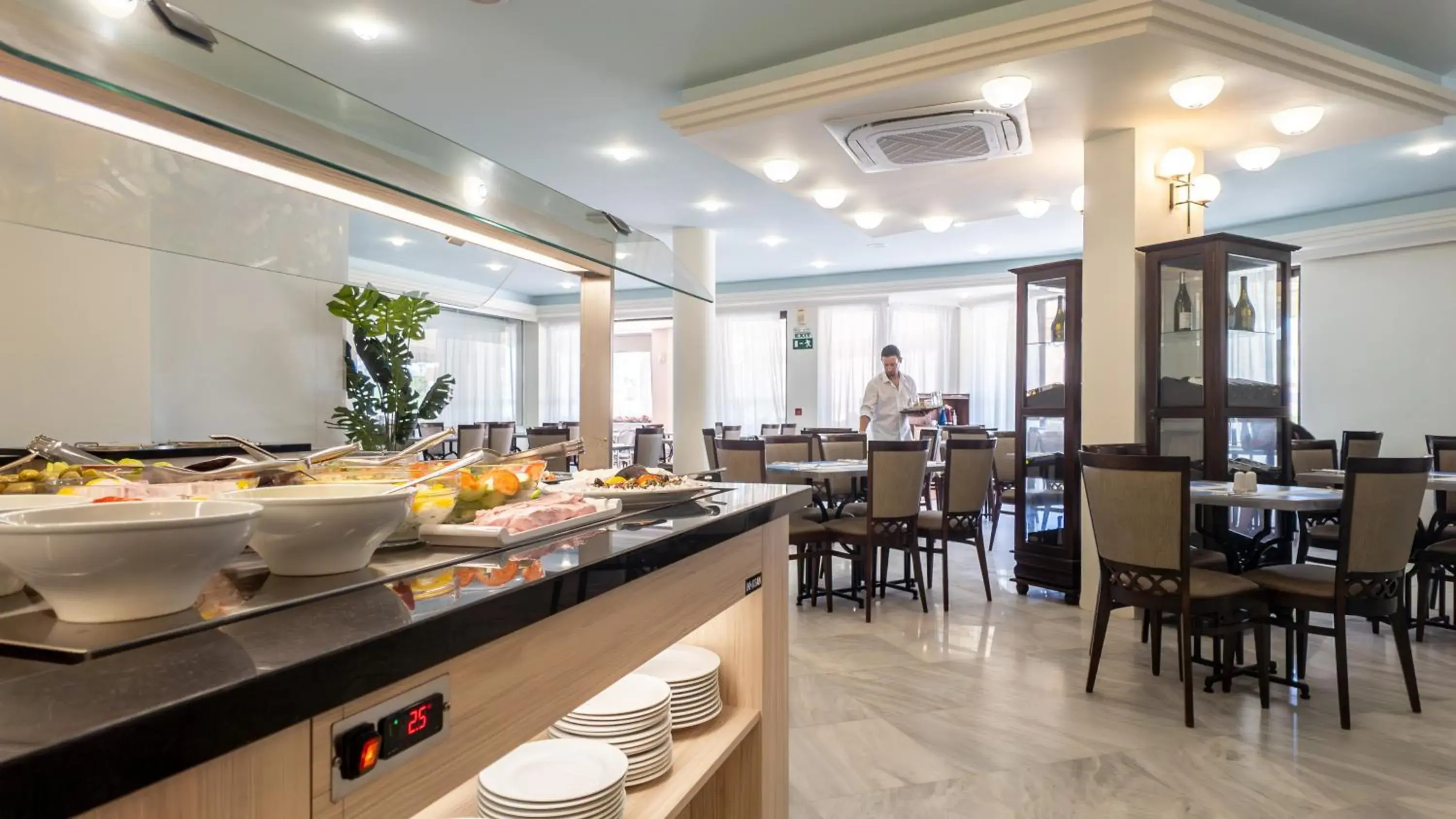 Food and drinks in Chrispy Beach Resort, Agia Marina Food and drinks in Chrispy Beach Resort, Agia Marina