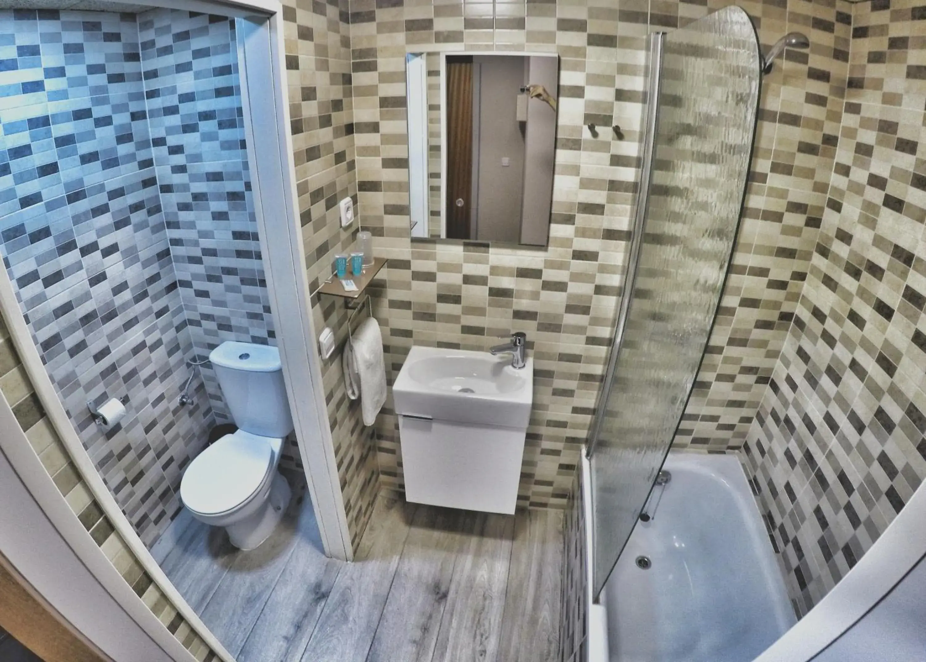 Triple Room in L'Hostalet d'Arenys de Mar Triple Room in L'Hostalet d'Arenys de Mar