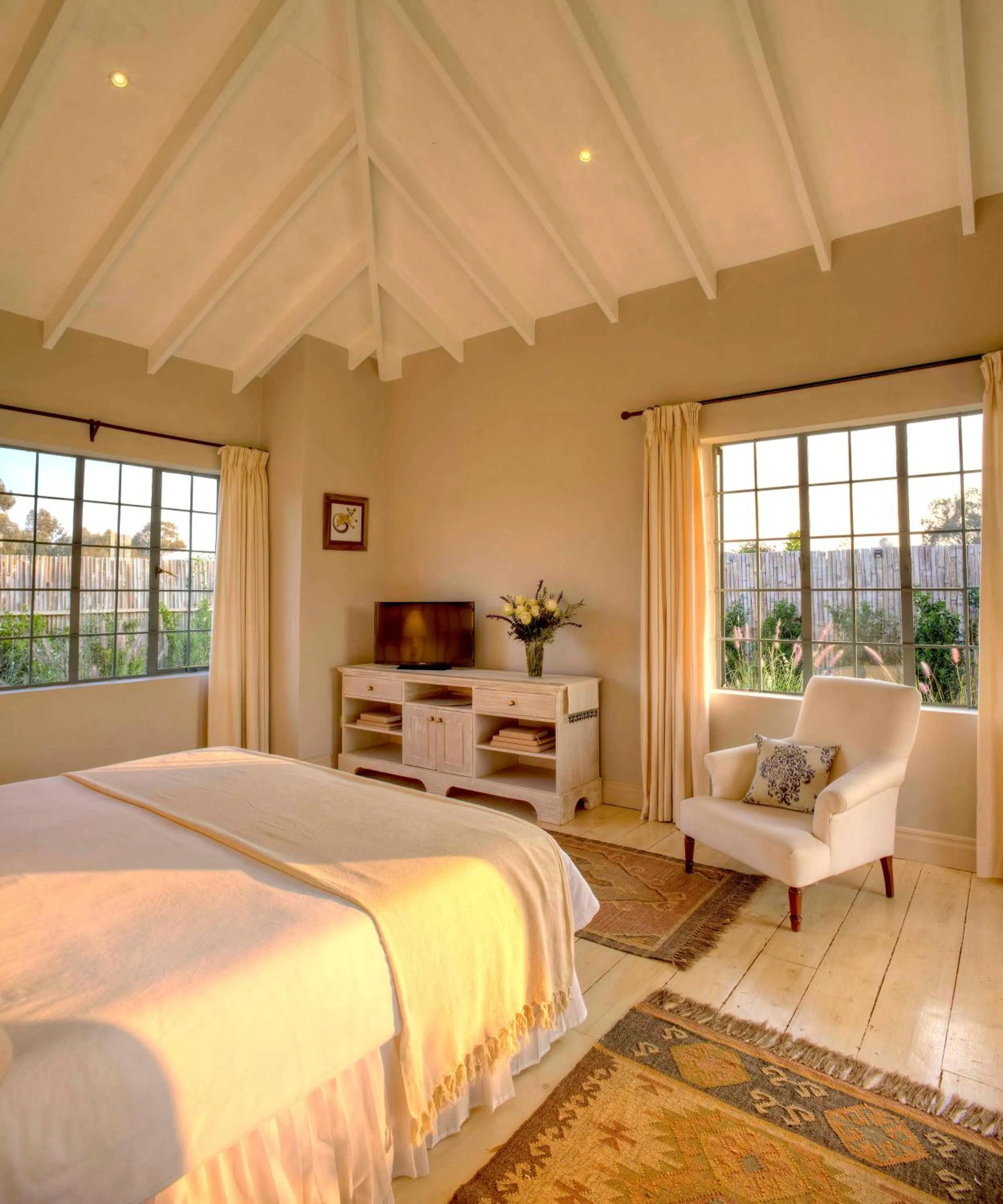 Photo of the whole room in Soames Hotel & Jack' s Bar