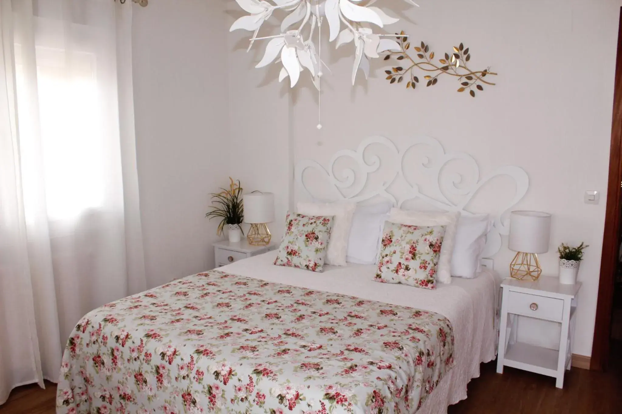 Three-Bedroom Apartment in Apartamentos Oncemolinos con desayuno Three-Bedroom Apartment in Apartamentos Oncemolinos con desayuno