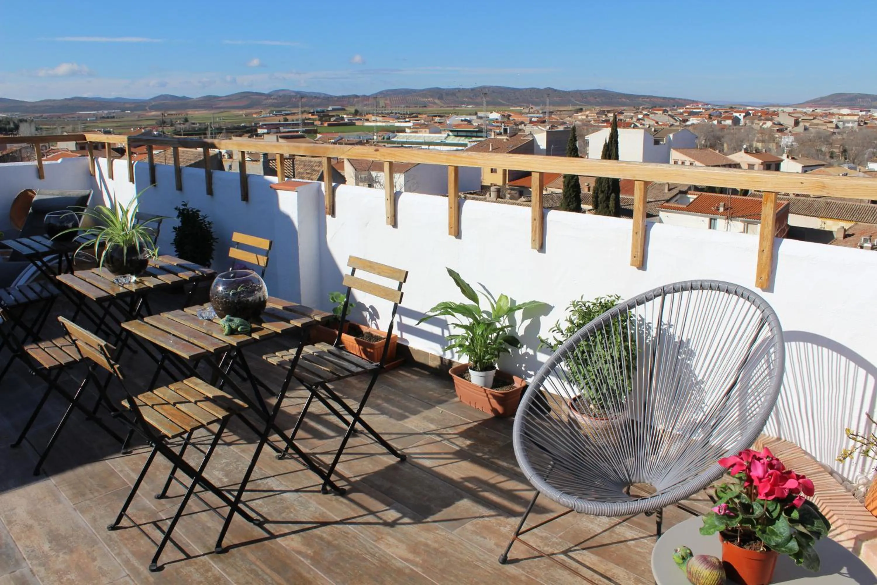 Apartment with Terrace - single occupancy in Apartamentos Oncemolinos con desayuno