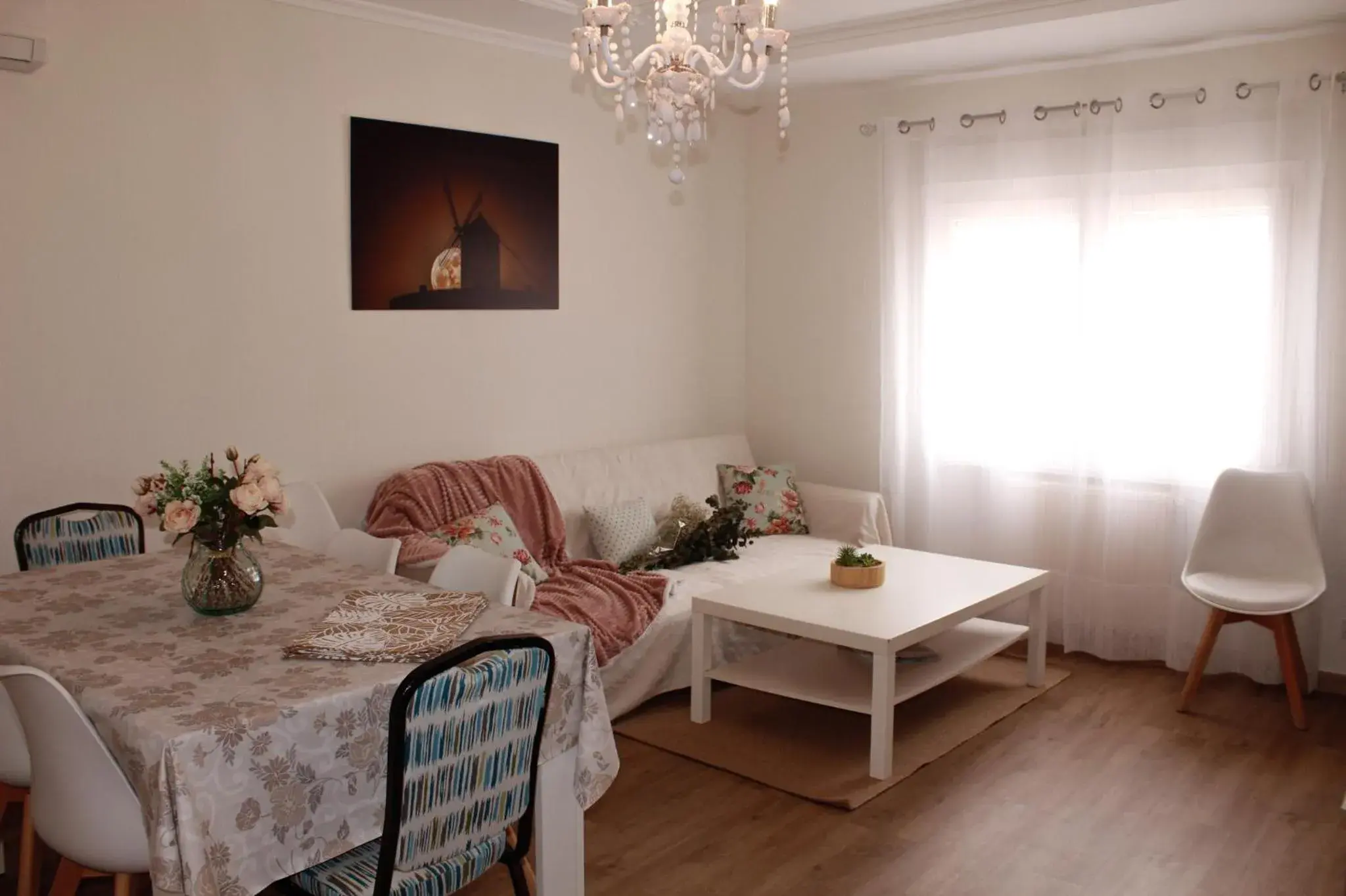 Three-Bedroom Apartment in Apartamentos Oncemolinos con desayuno Three-Bedroom Apartment in Apartamentos Oncemolinos con desayuno