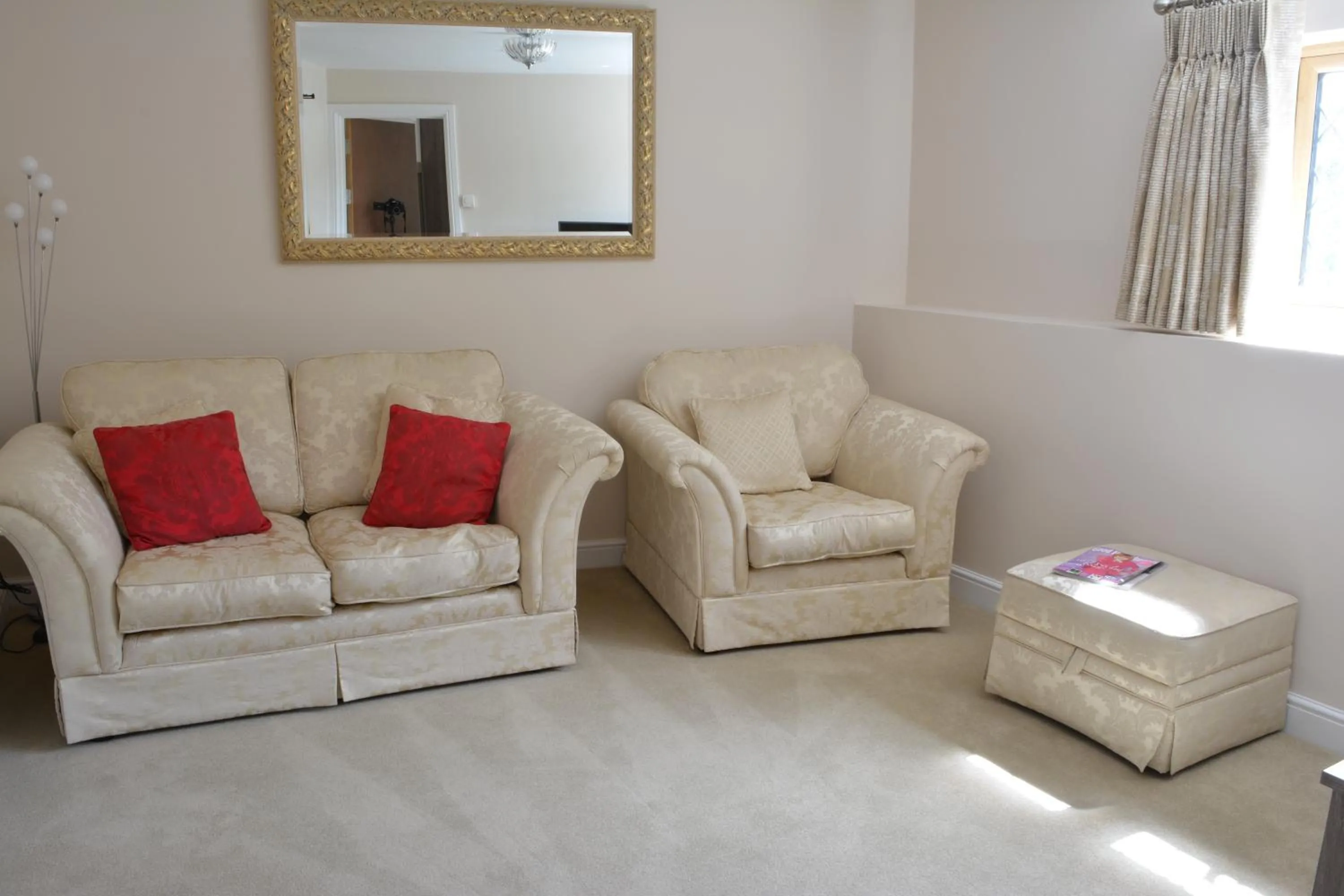 Living room in Greyhound Inn