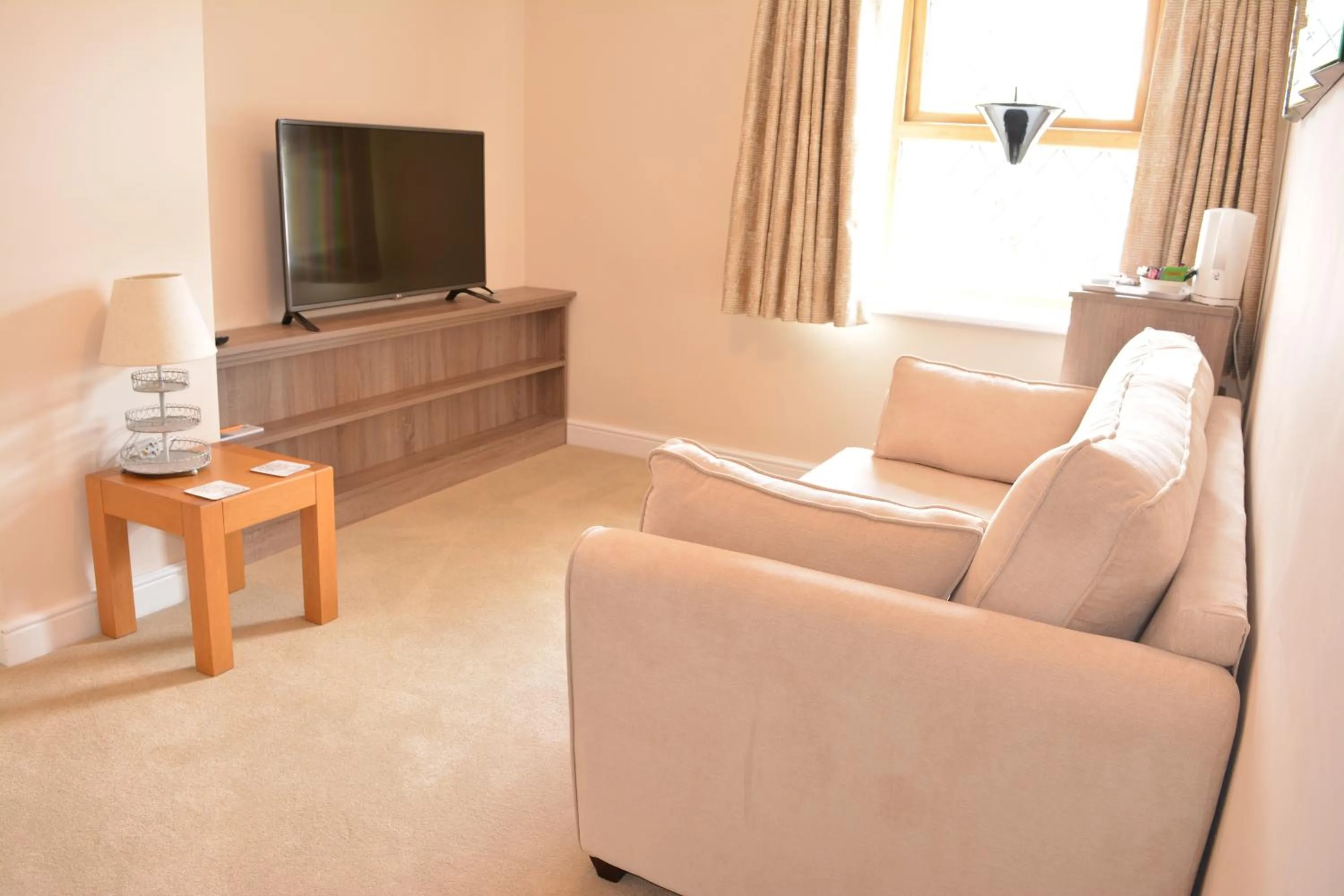 Living room in Greyhound Inn