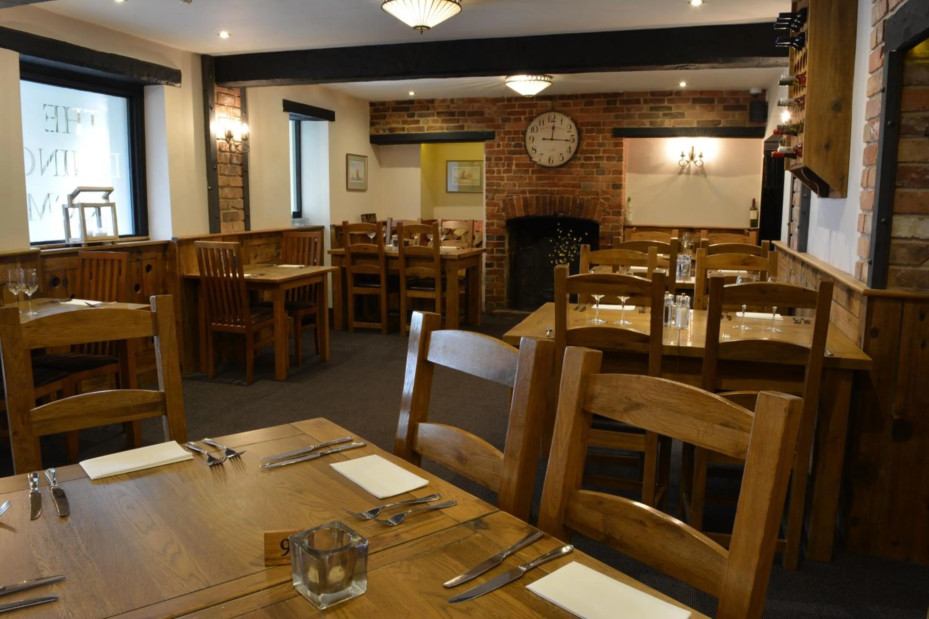 Restaurant/places to eat in Greyhound Inn