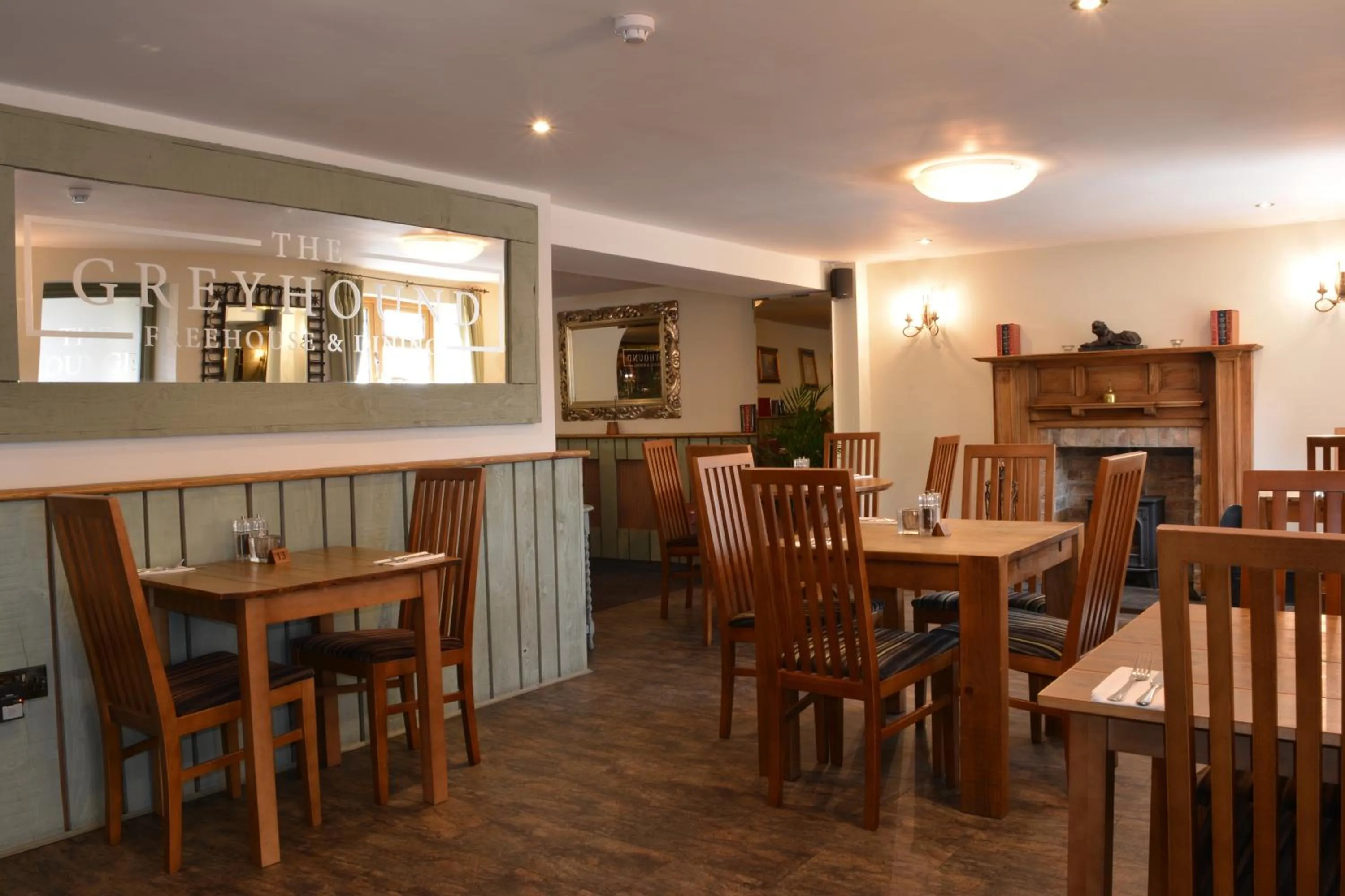 Lounge or bar in Greyhound Inn