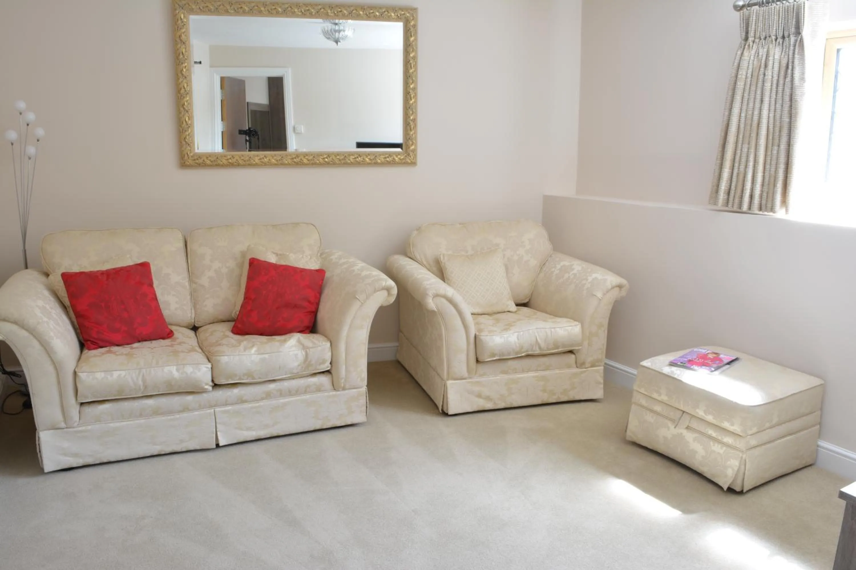 Living room in Greyhound Inn