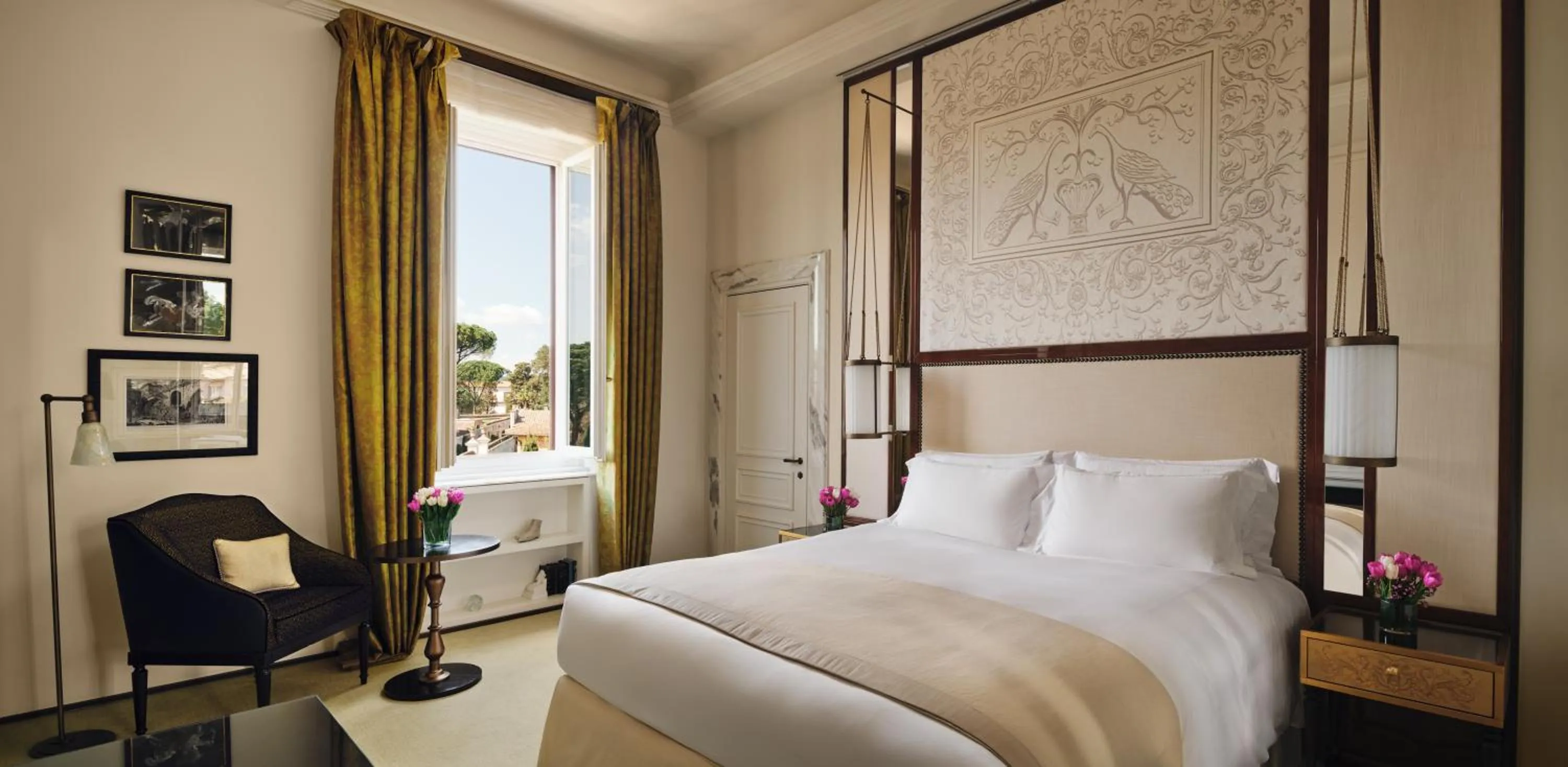 Bedroom, Bed in Hotel Eden - Dorchester Collection