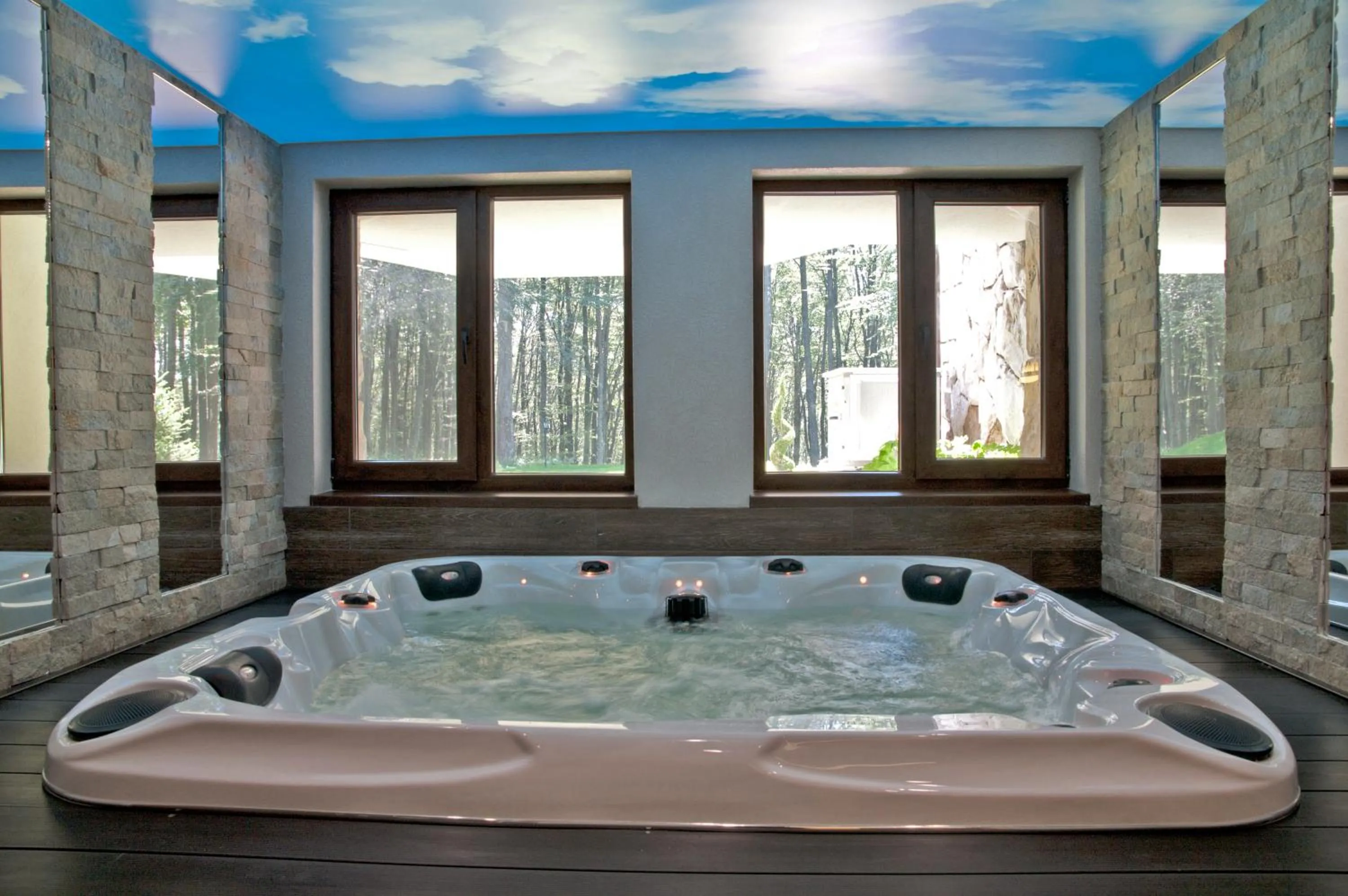 Hot Tub in Hotel Edelweiss