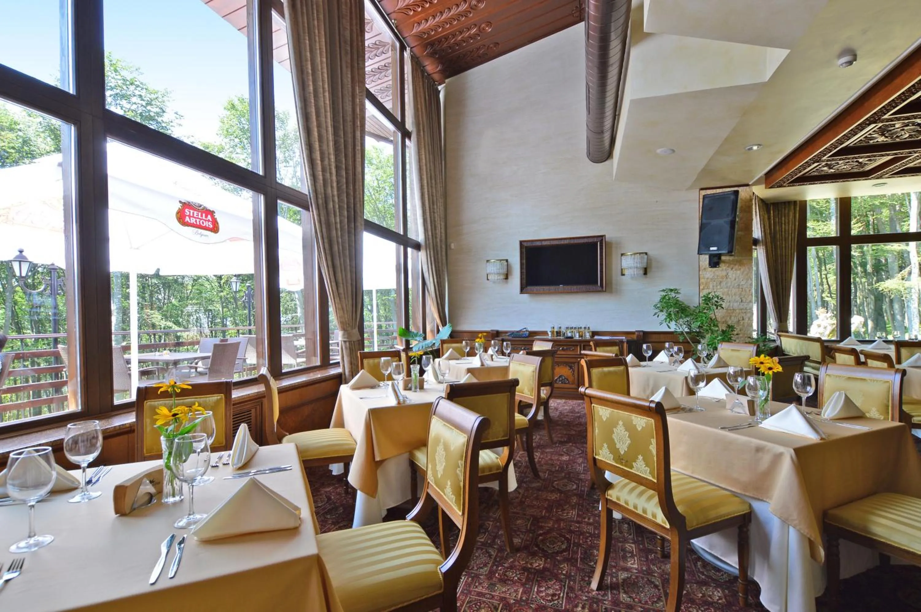 Restaurant/places to eat in Hotel Edelweiss