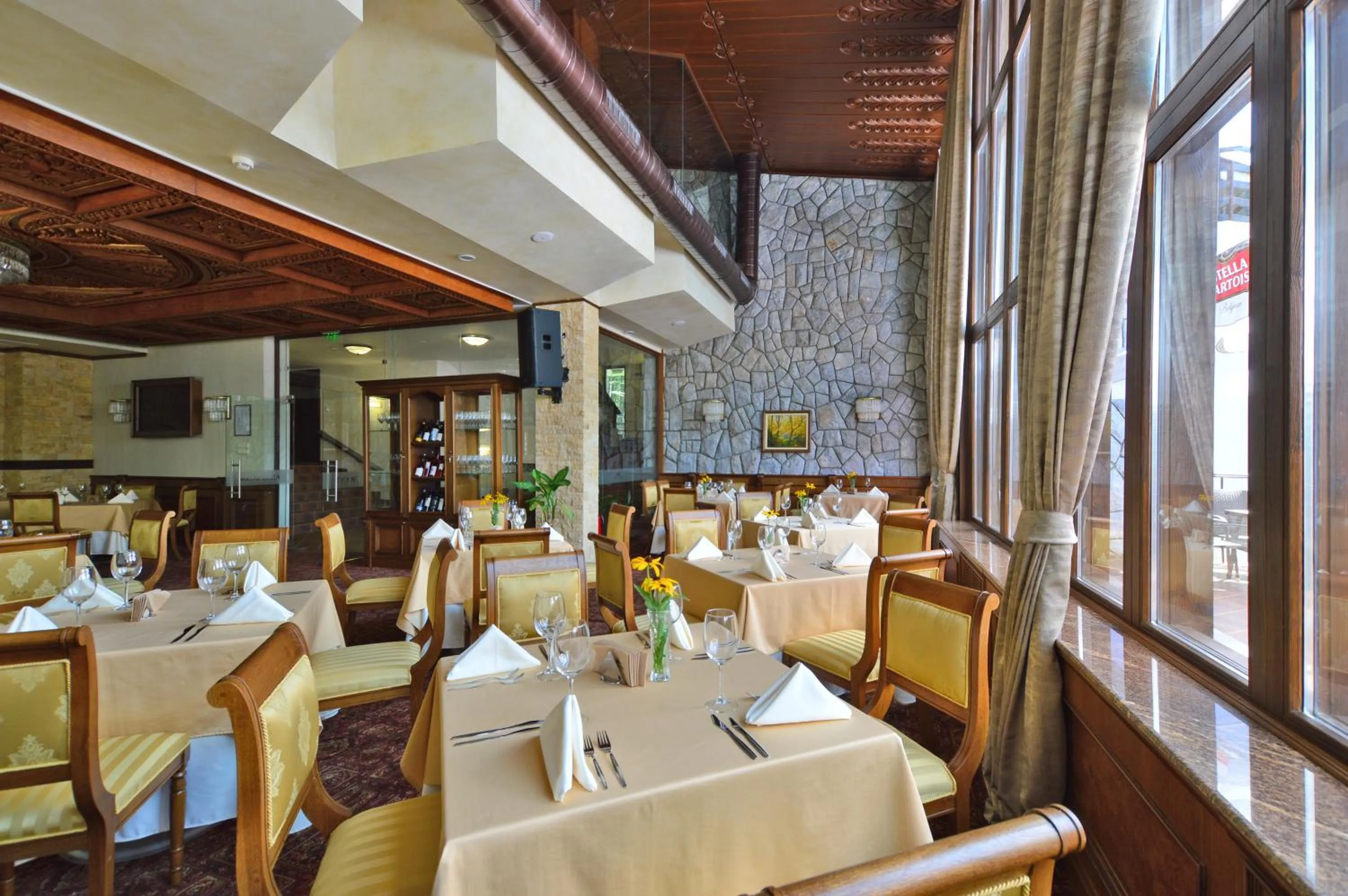 Restaurant/places to eat in Hotel Edelweiss