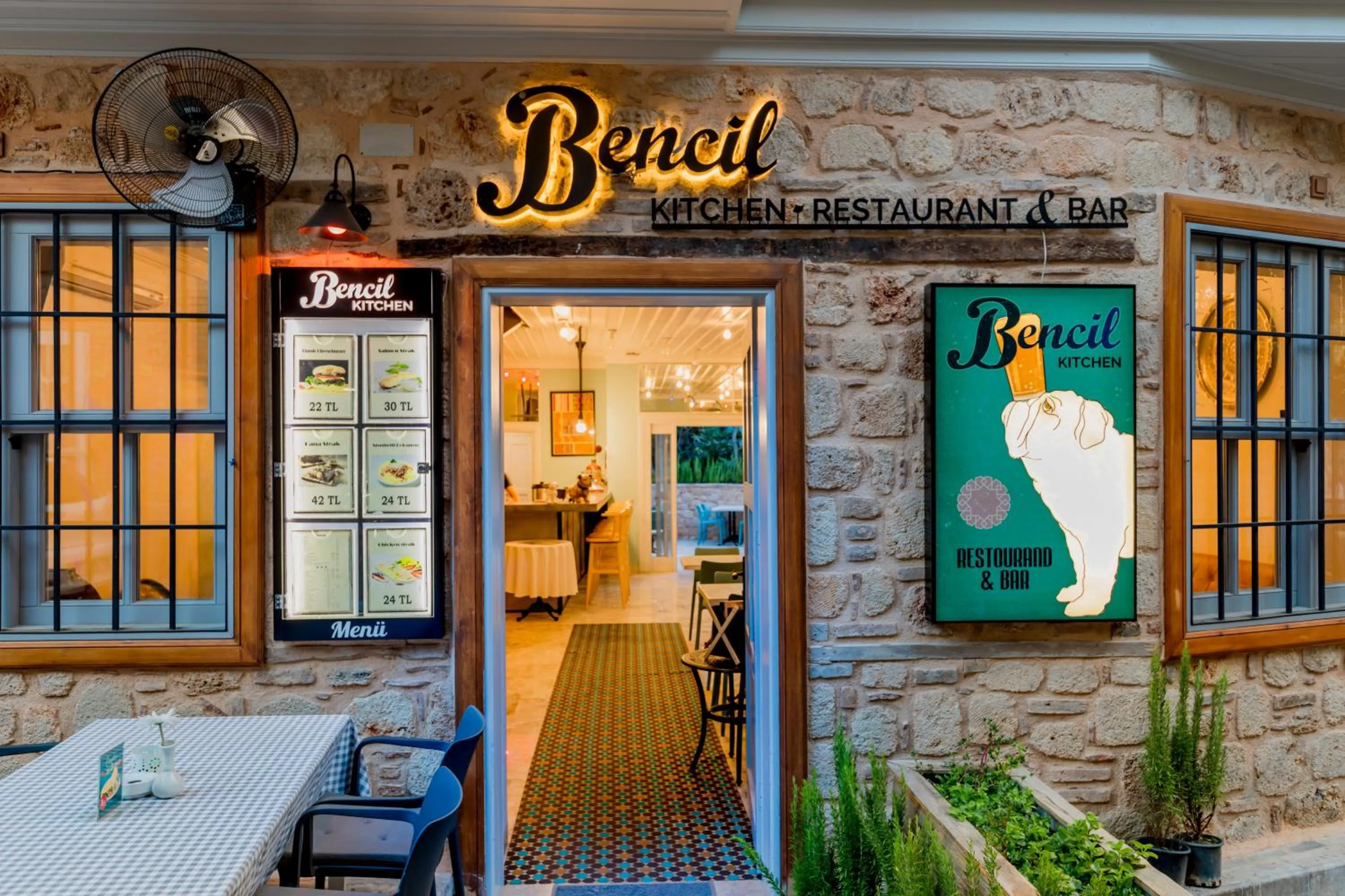 Restaurant/places to eat in Delight Deluxe Aparts