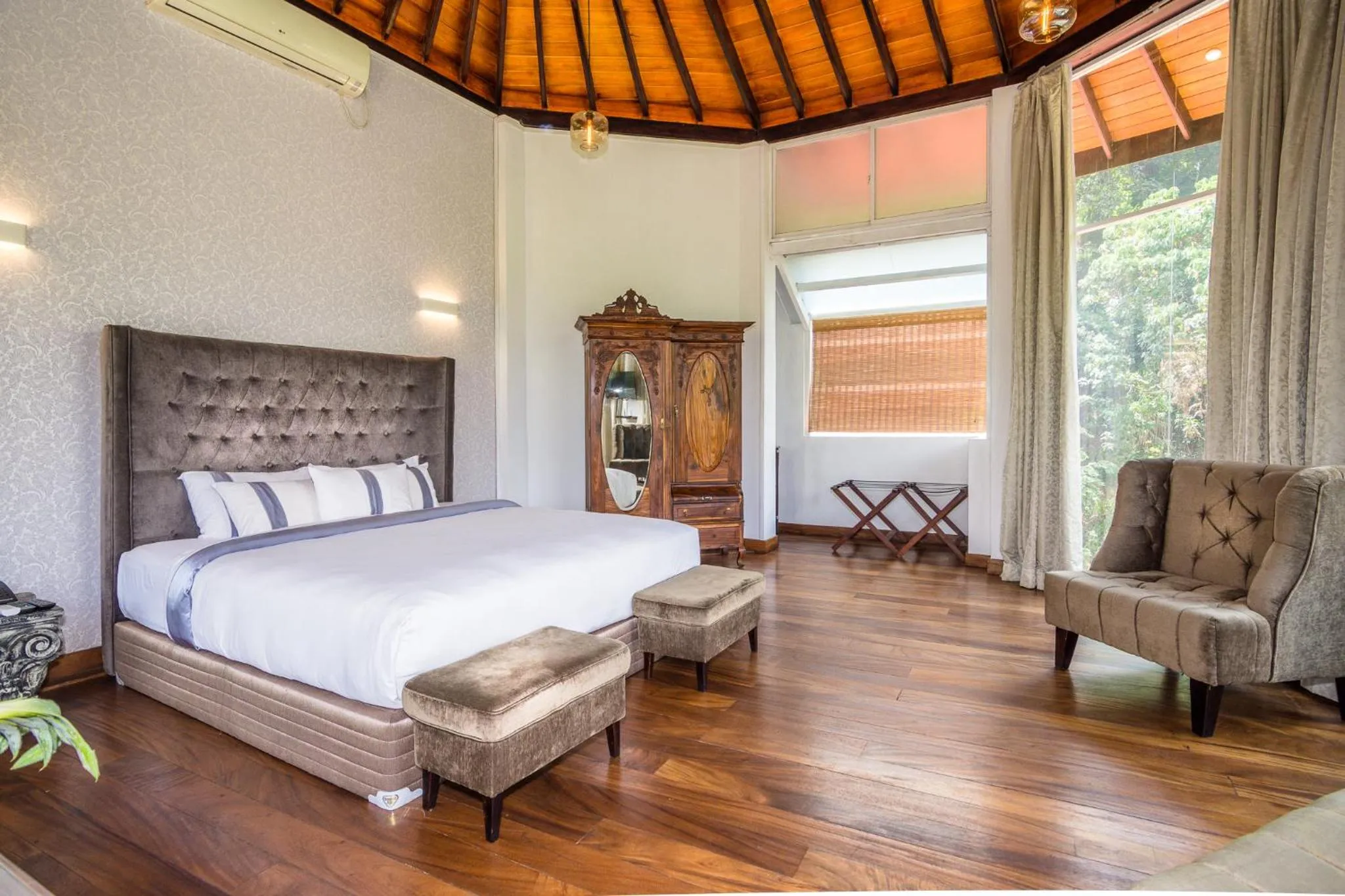 Bedroom, Bed in Viyana Boutique Hotel