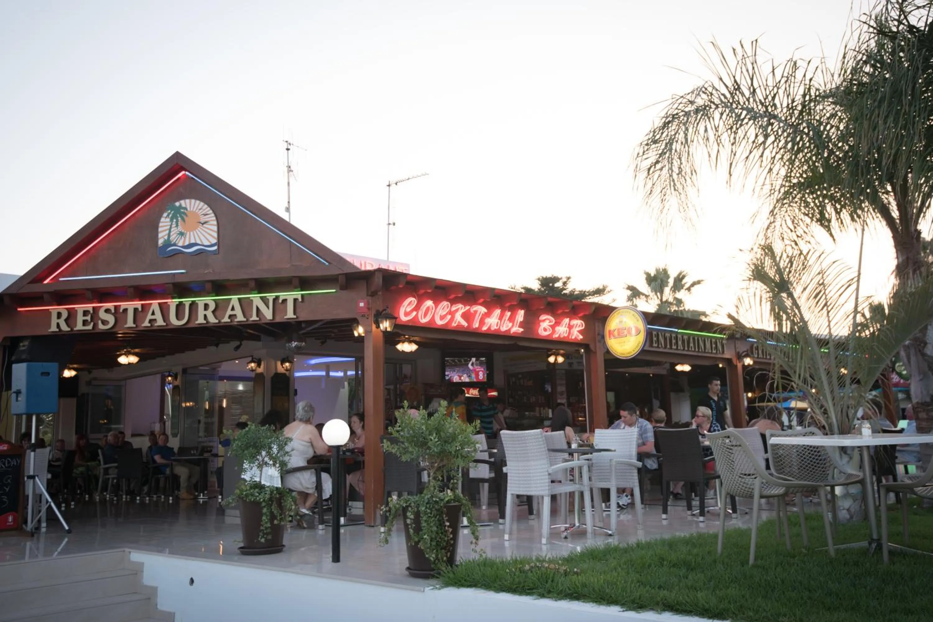 Restaurant/places to eat in Loutsiana Deluxe Apts