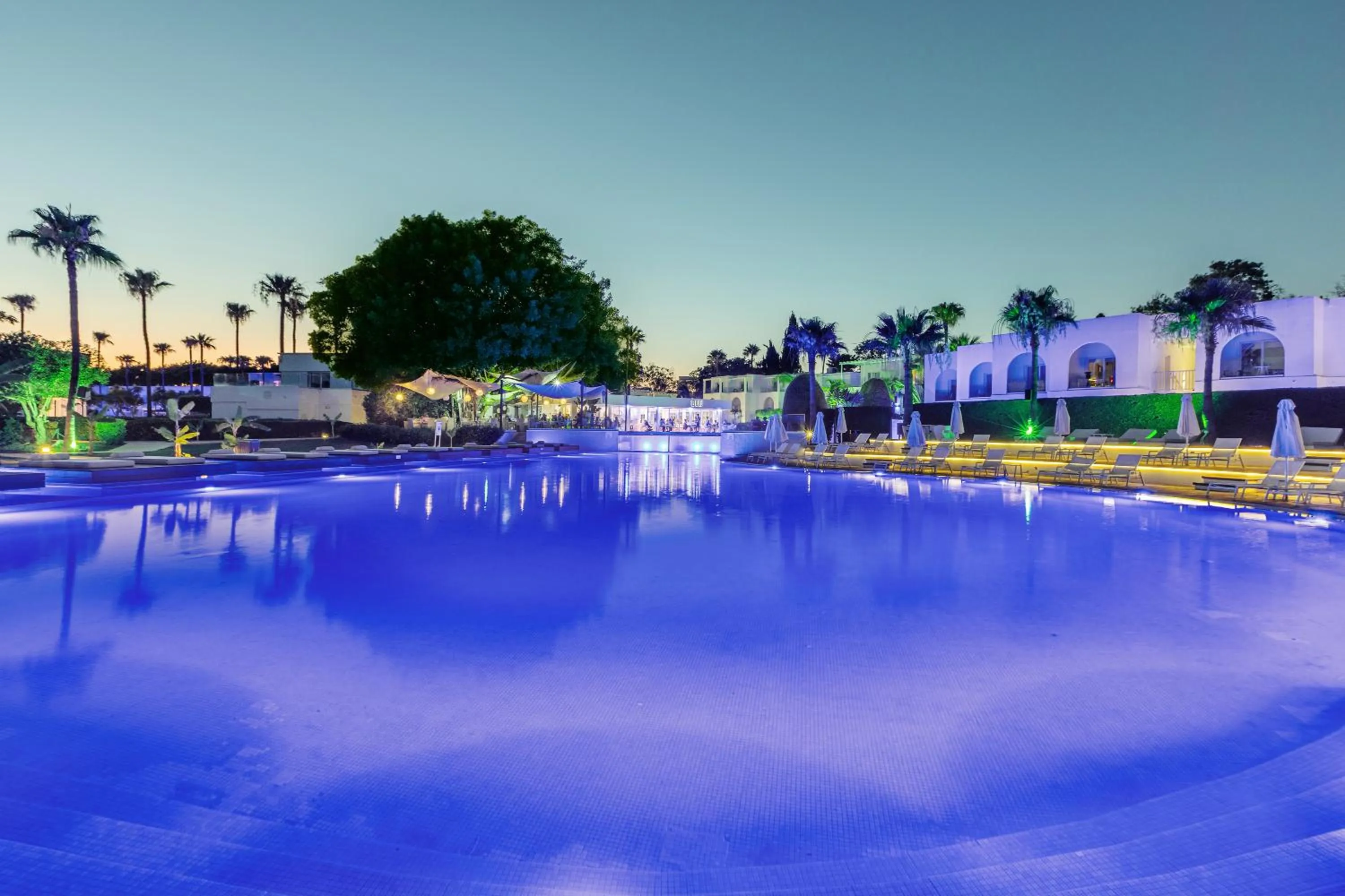 Night in So Nice Beach Resort