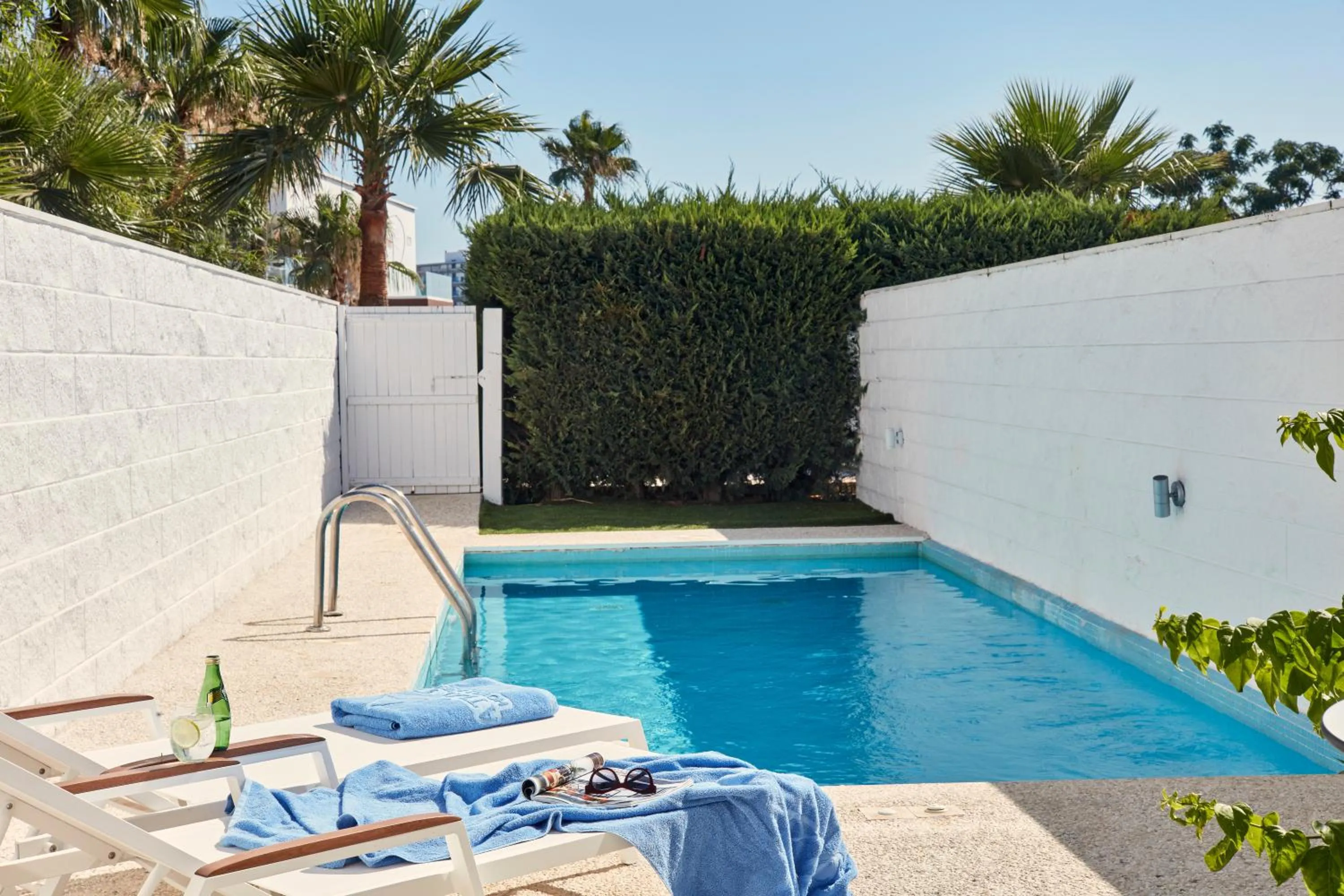 Swimming pool in So Nice Beach Resort