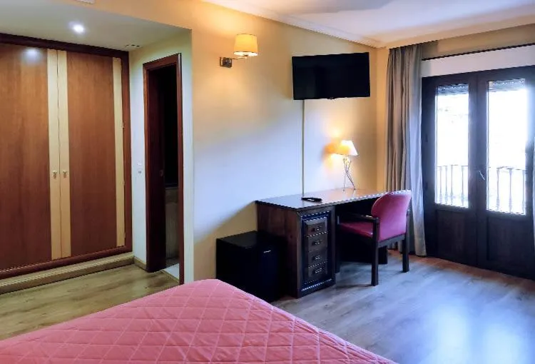 Bed in Hostal Plaza Mayor