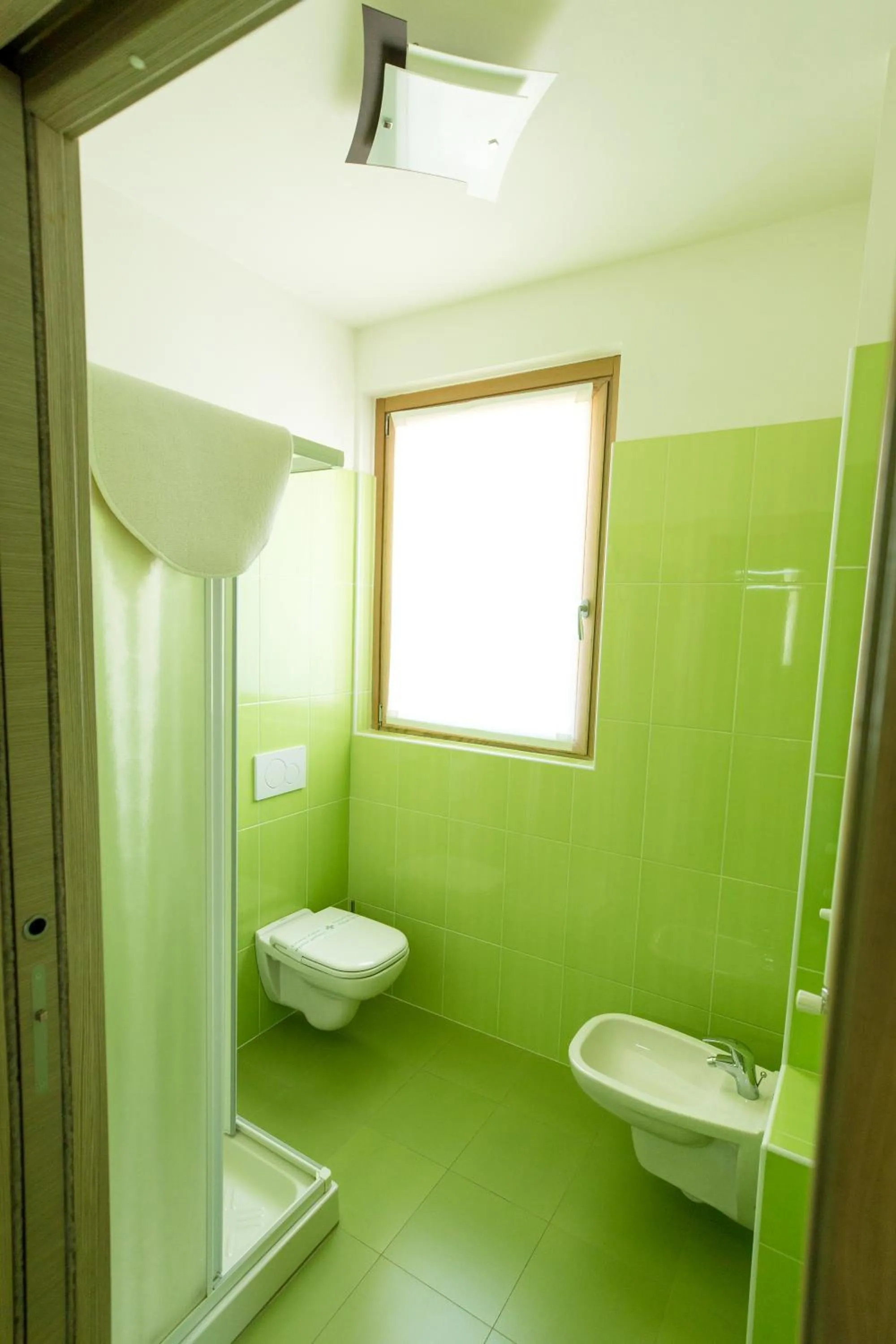 Shower in Ostello Guicciardi