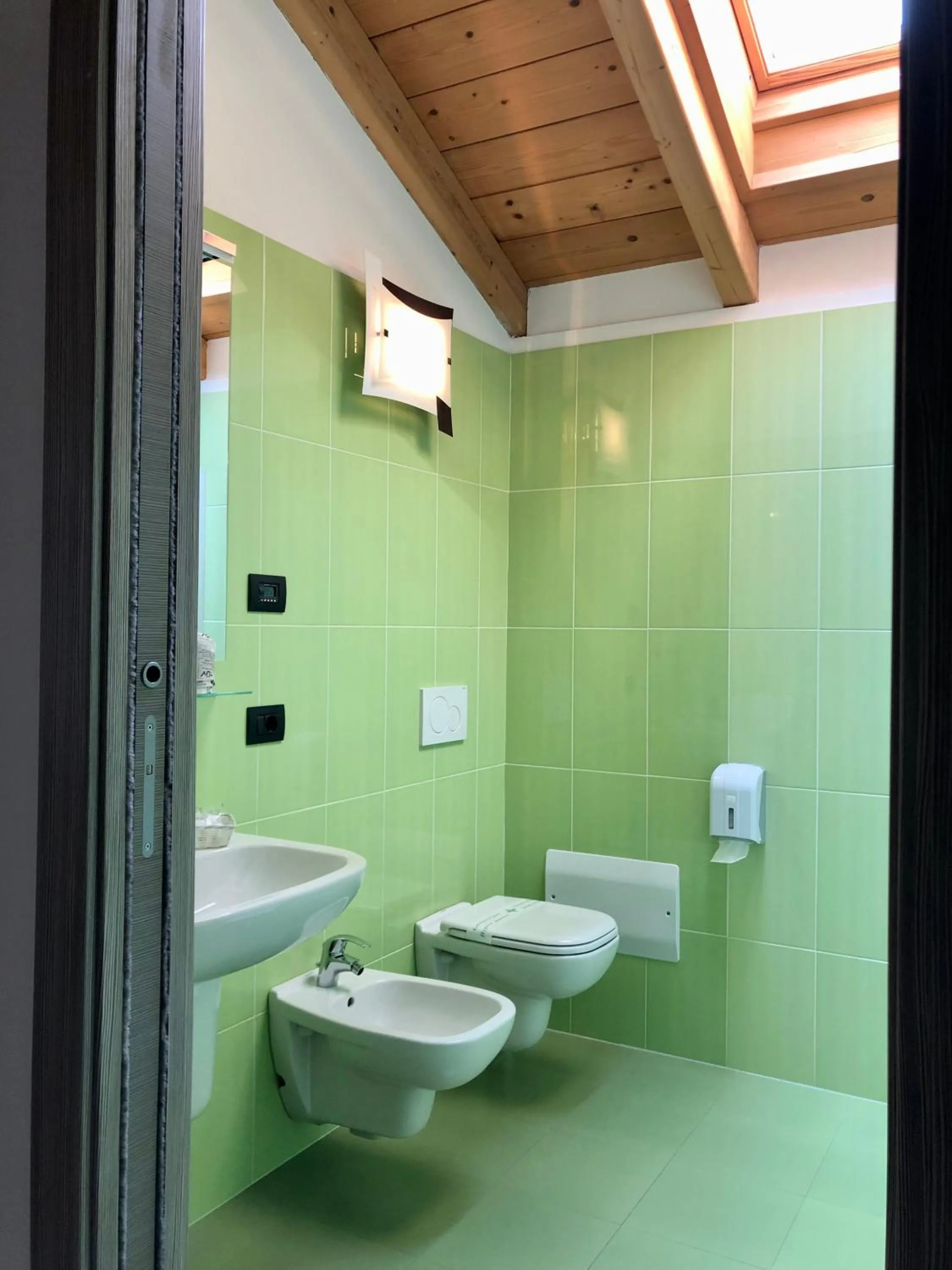Shower in Ostello Guicciardi