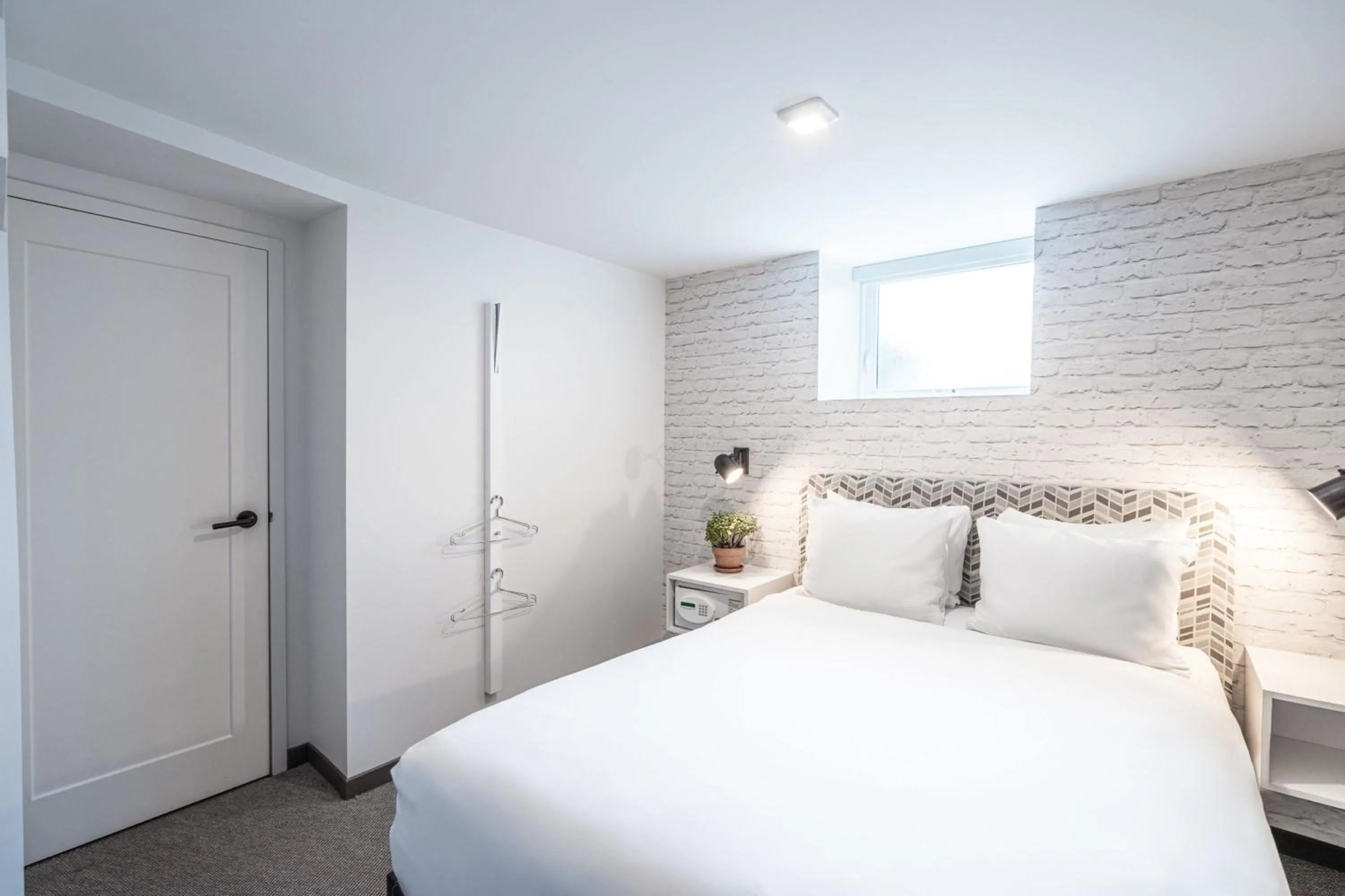 Bedroom, Bed in Hotel Hive