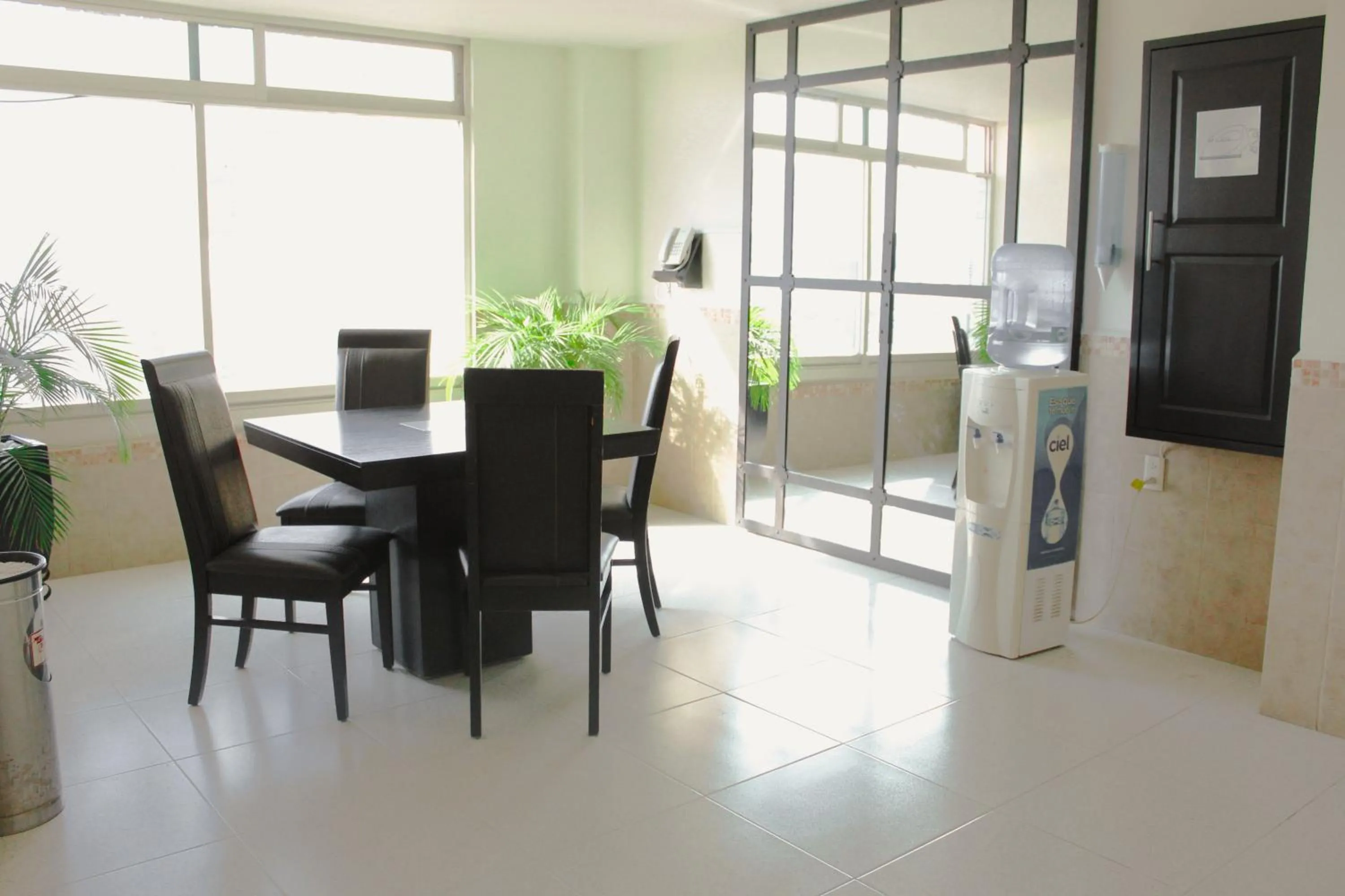 Seating area in Hotel Niza Zona Piel