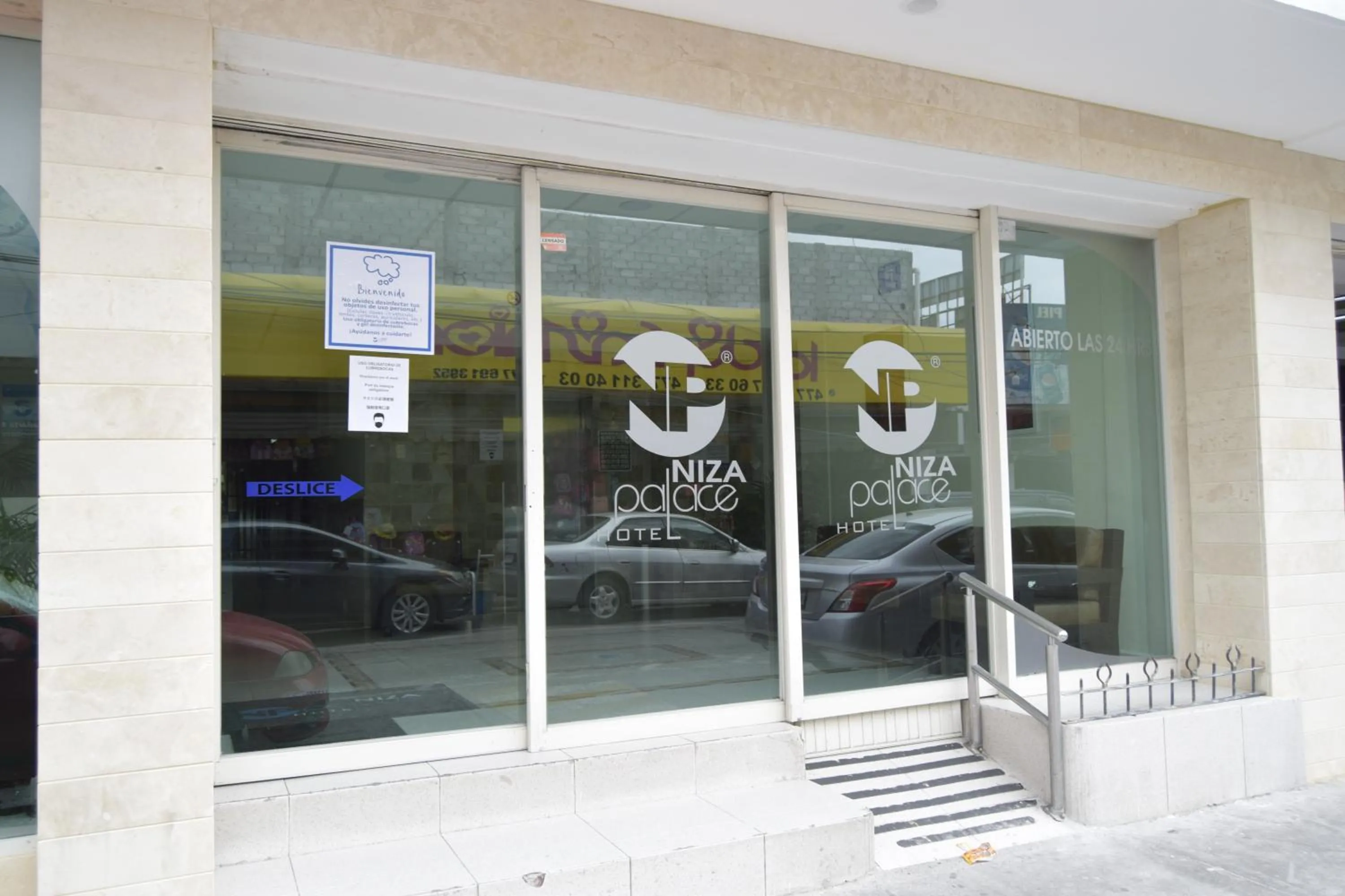 Facade/entrance in Hotel Niza Zona Piel