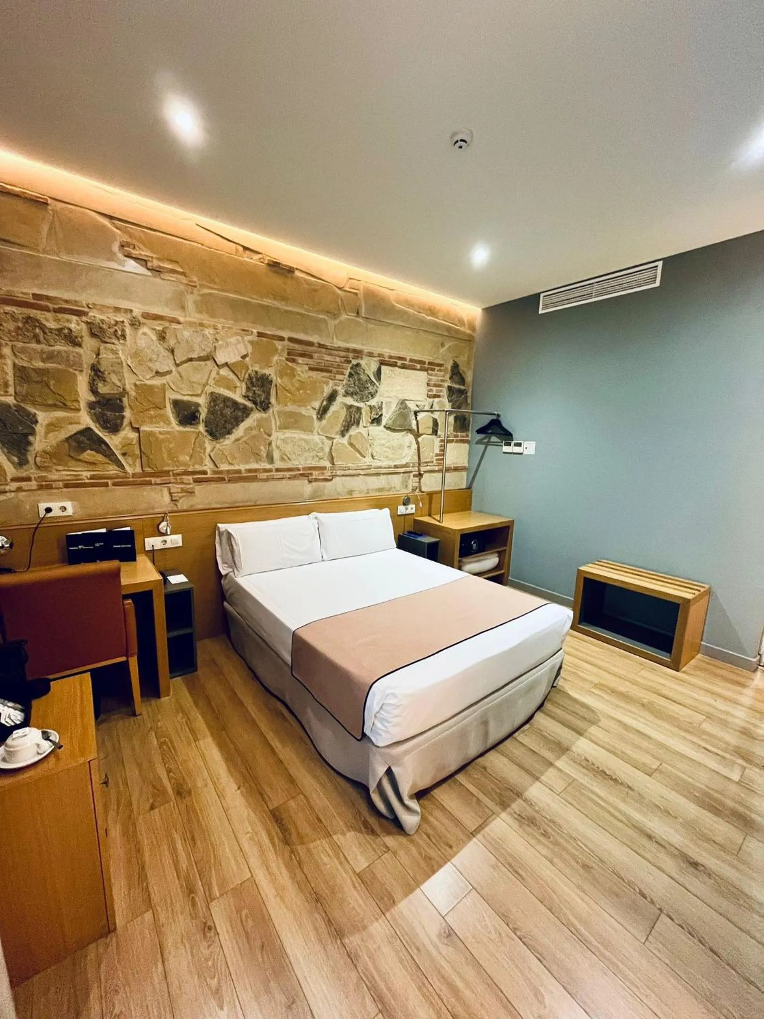 Bed in Soho Boutique Capuchinos & Spa