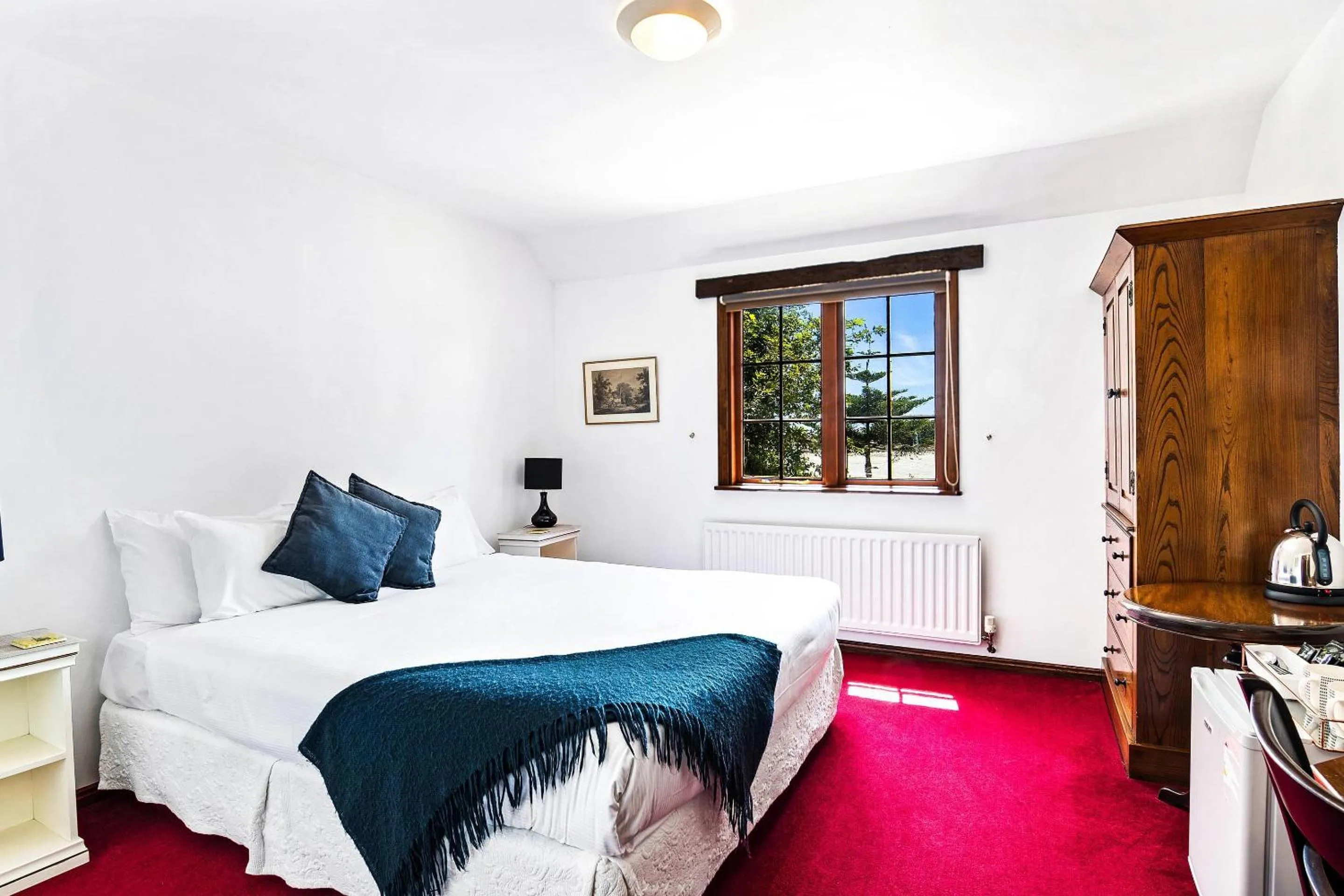 Bedroom, Bed in The Honest Lawyer, an Ascend Collection Hotel