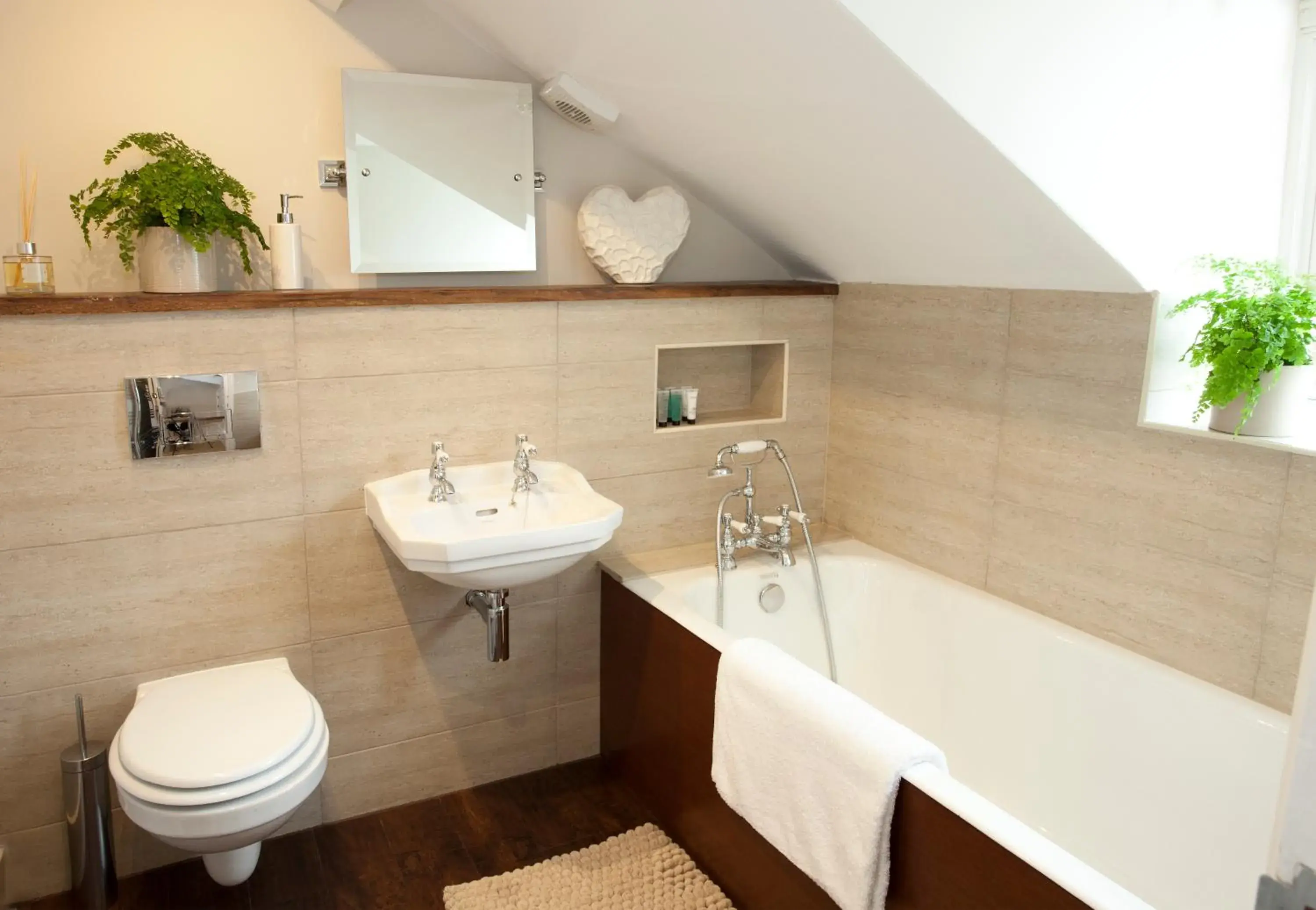 Double Room with Private External Bathroom in Victoria House Double Room with Private External Bathroom in Victoria House