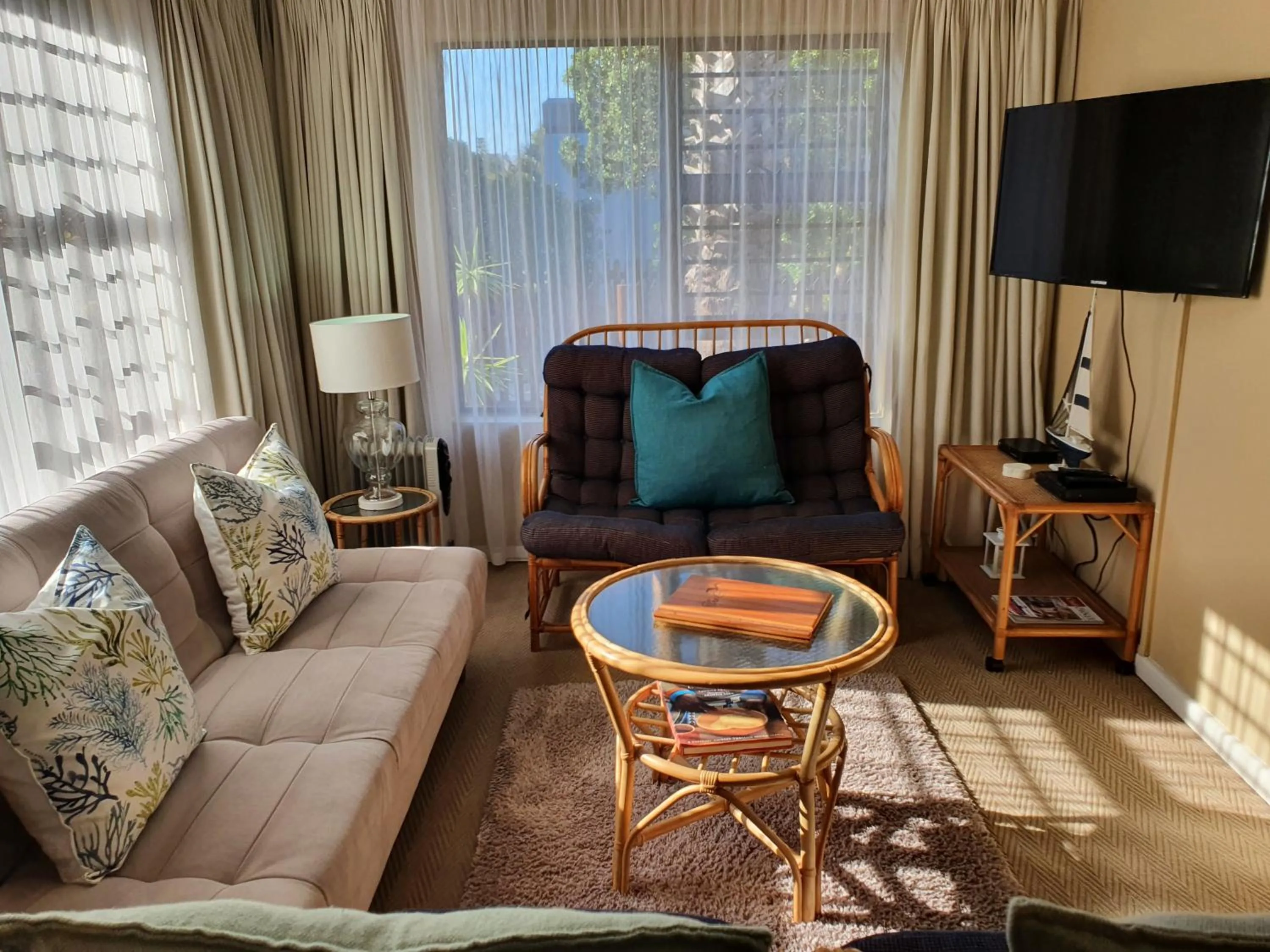 Living room in The Gull