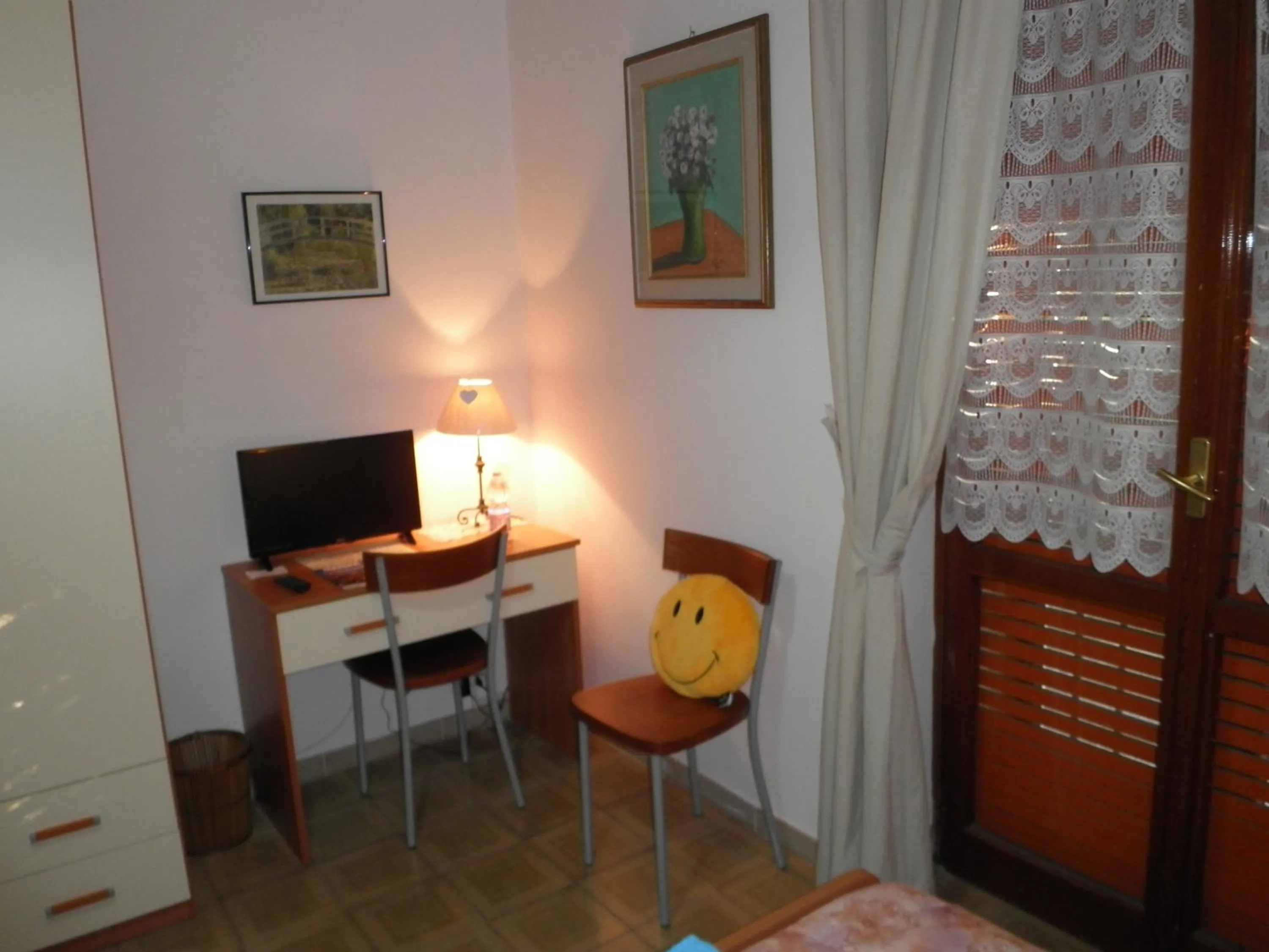 Photo of the whole room in Don Milani