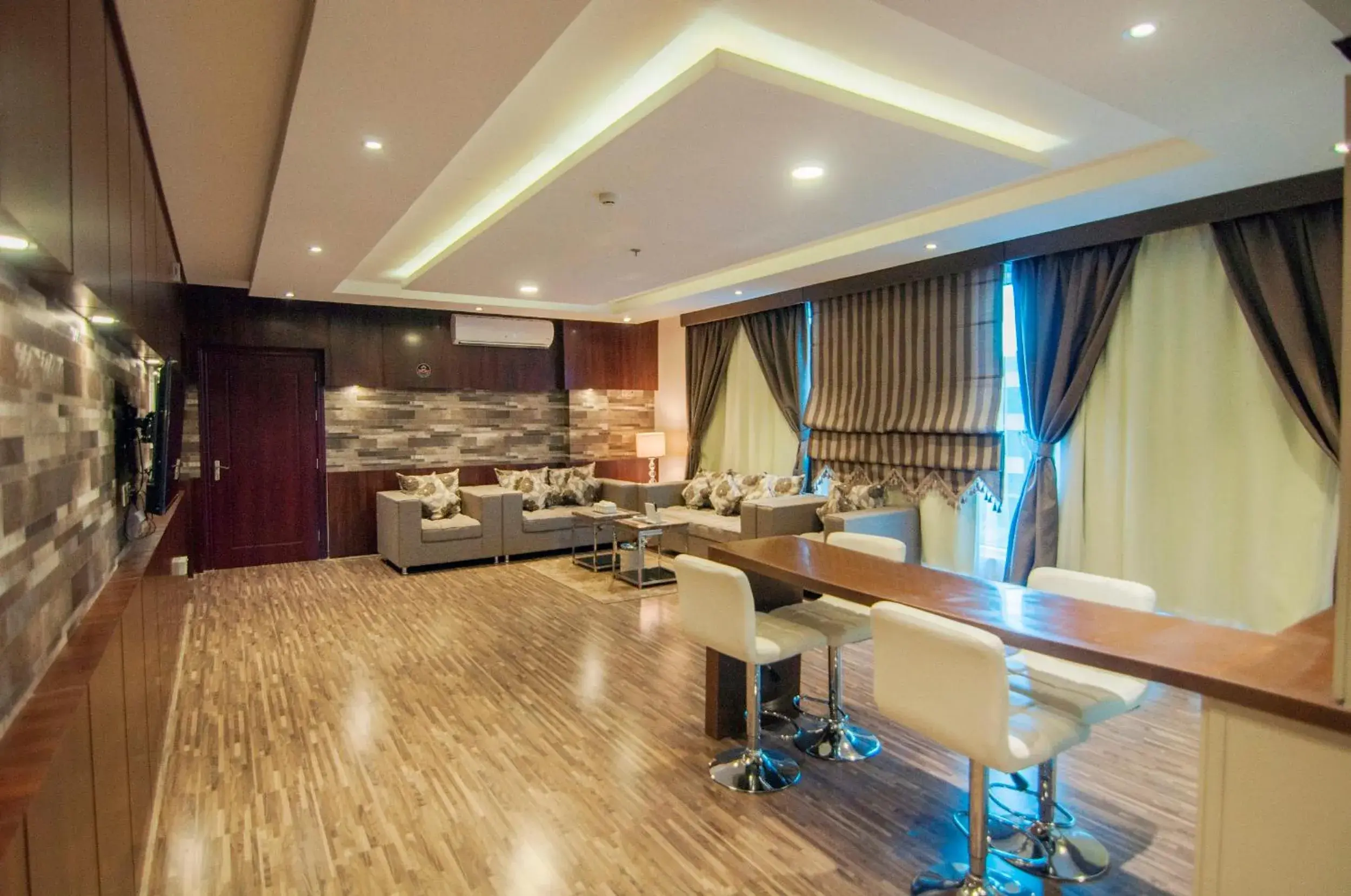 Deluxe Suite with Spa Bath in Elite Suites hotel - almalqa Deluxe Suite with Spa Bath in Elite Suites hotel - almalqa