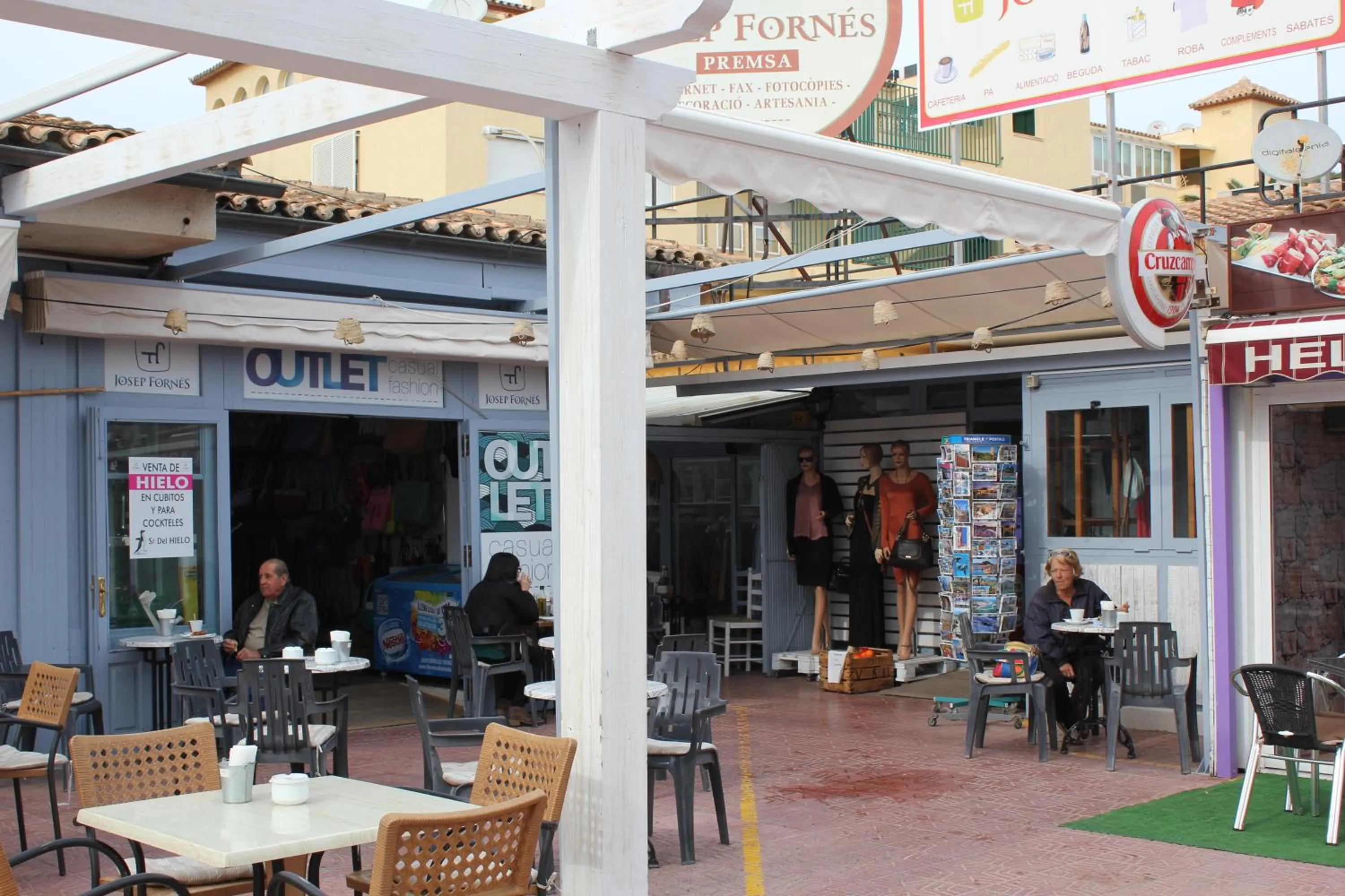 Property building in Trompeta Azul