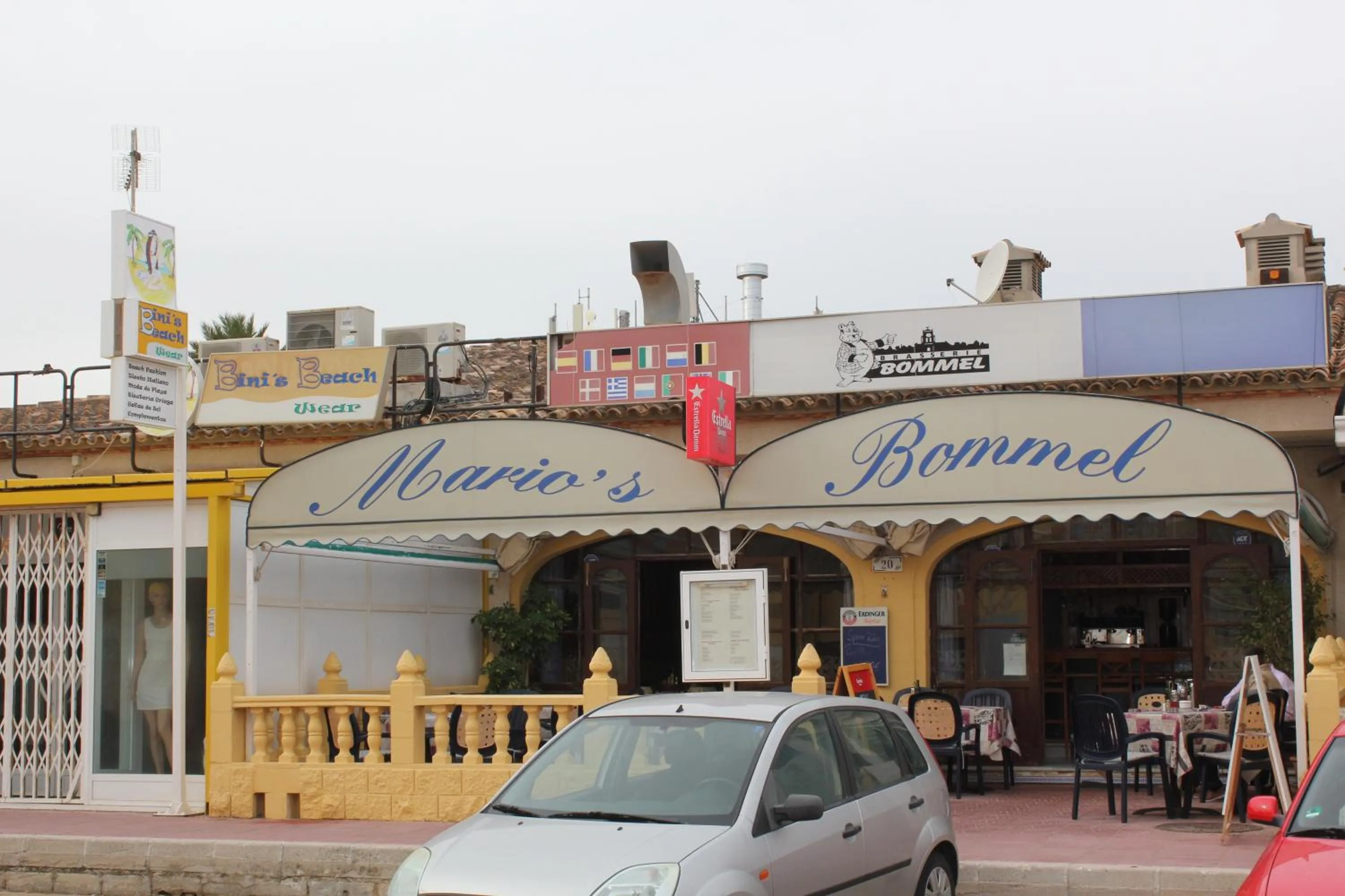 Property building in Trompeta Azul