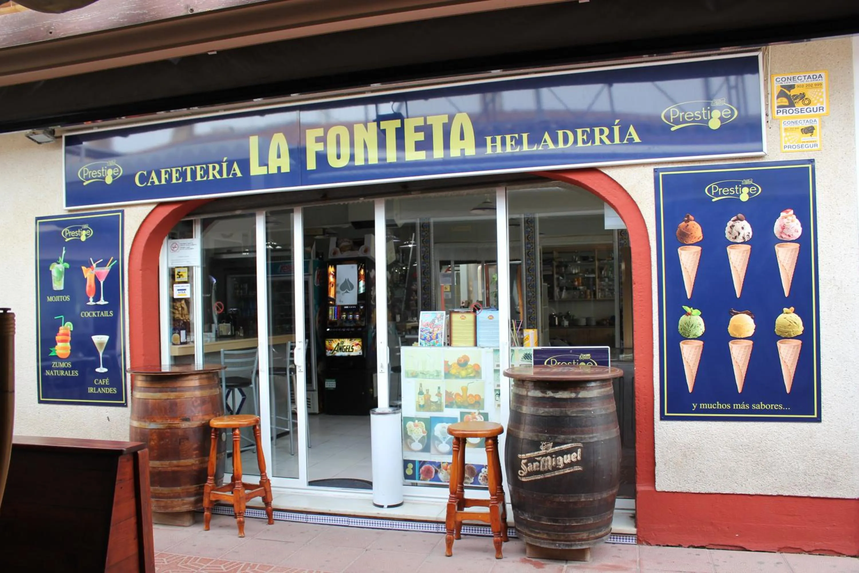 Property building in Trompeta Azul