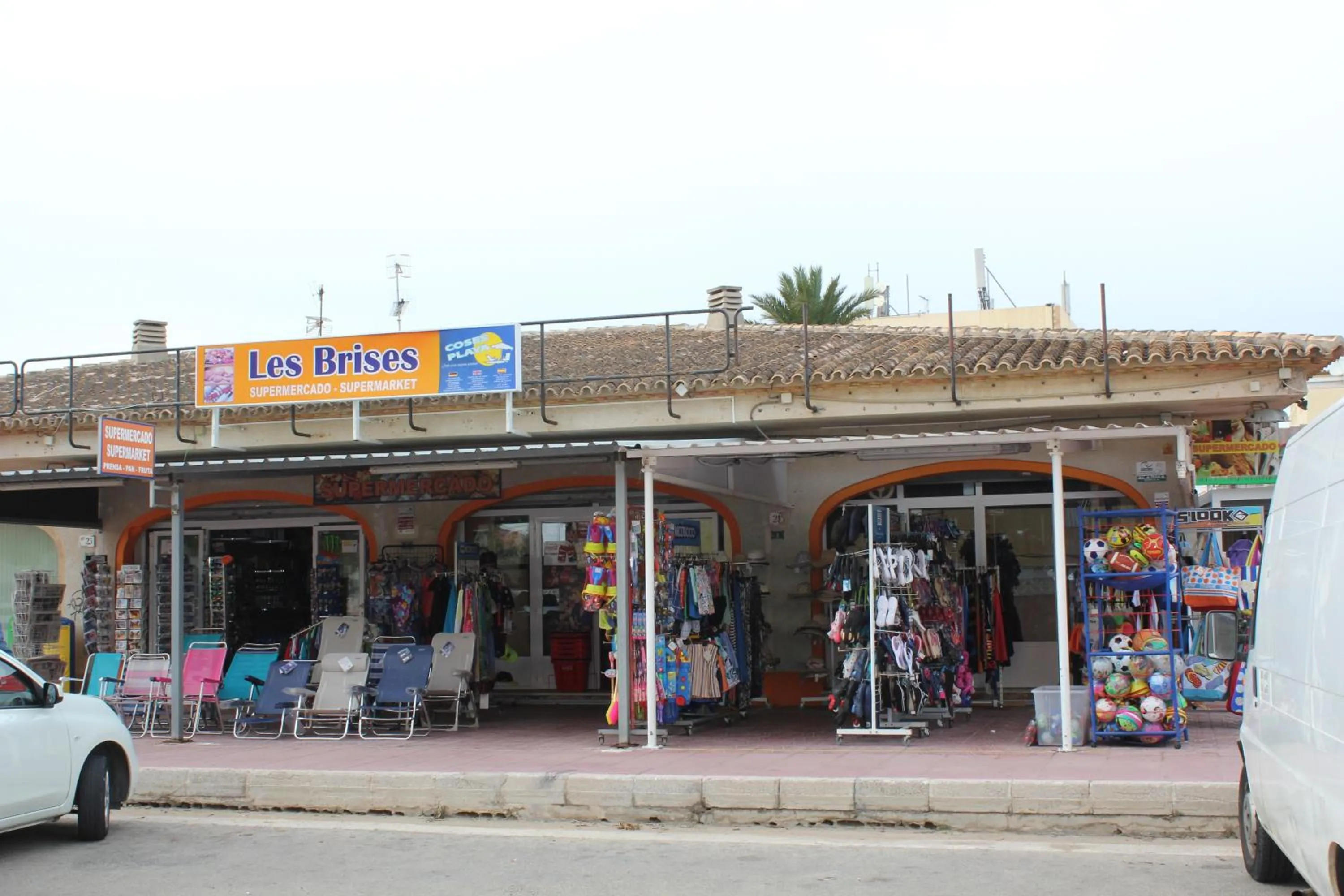 Property building in Trompeta Azul