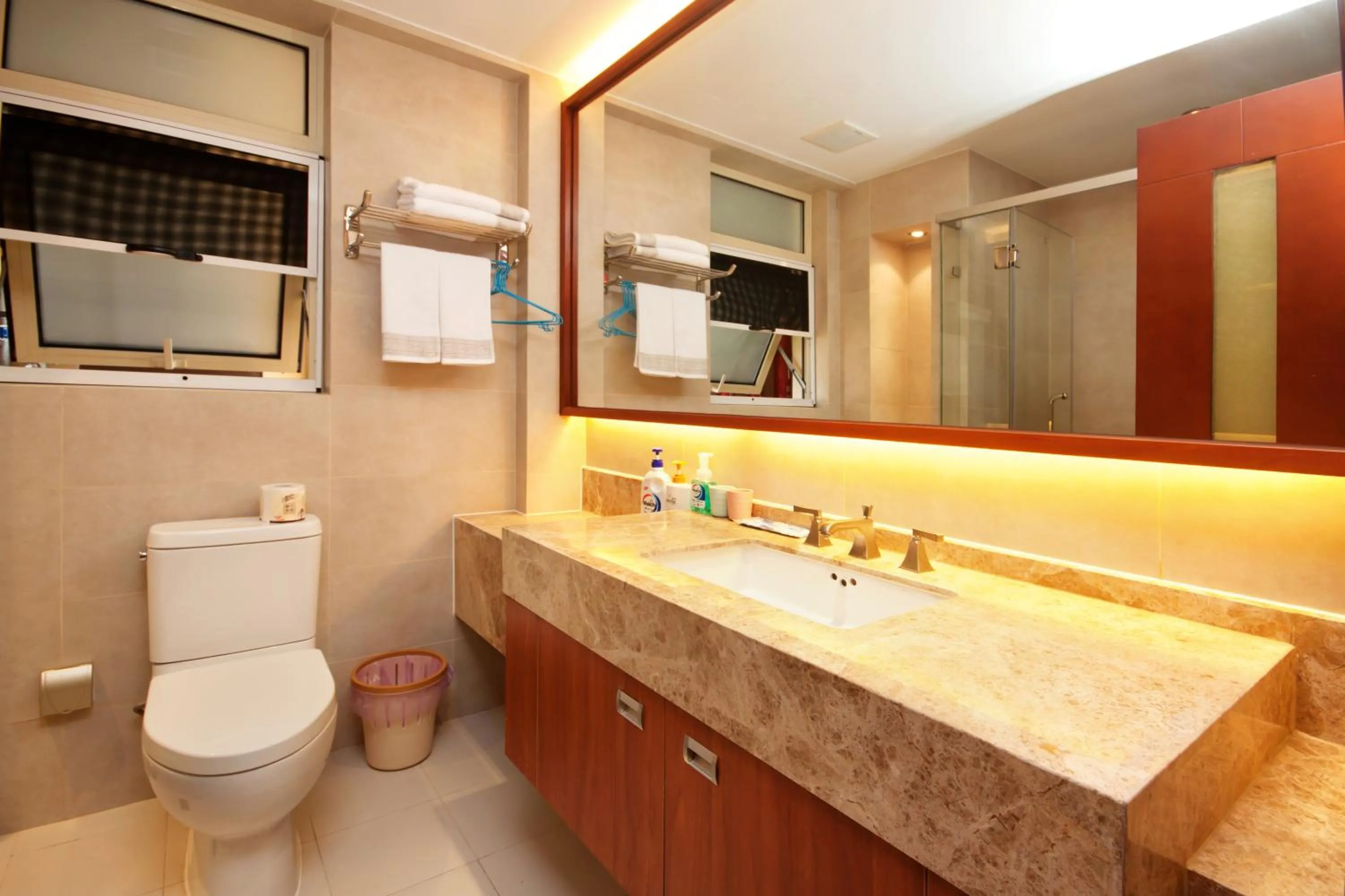 Toilet in Sanya Yikehai View Apartments