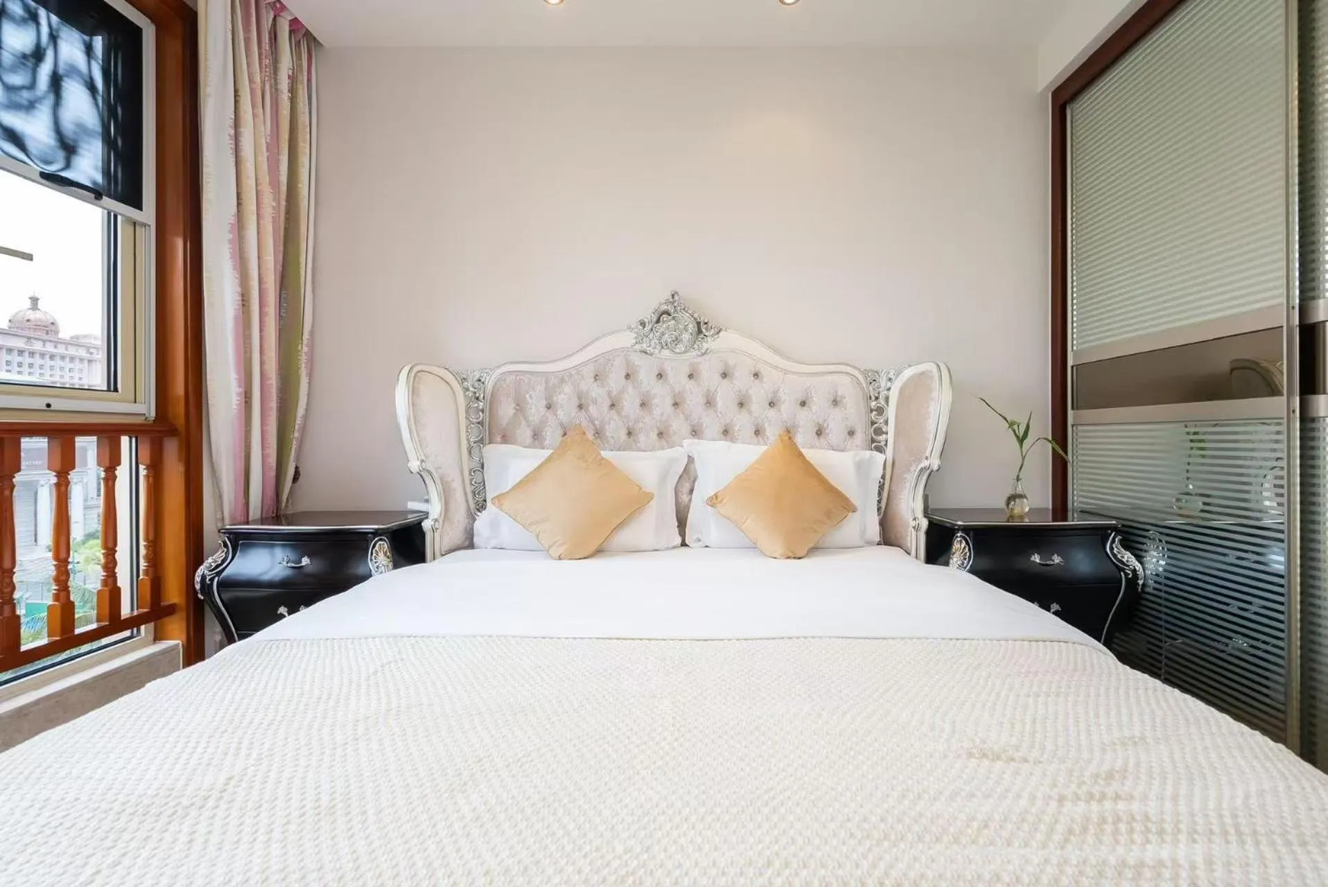 Bed in Sanya Yikehai View Apartments