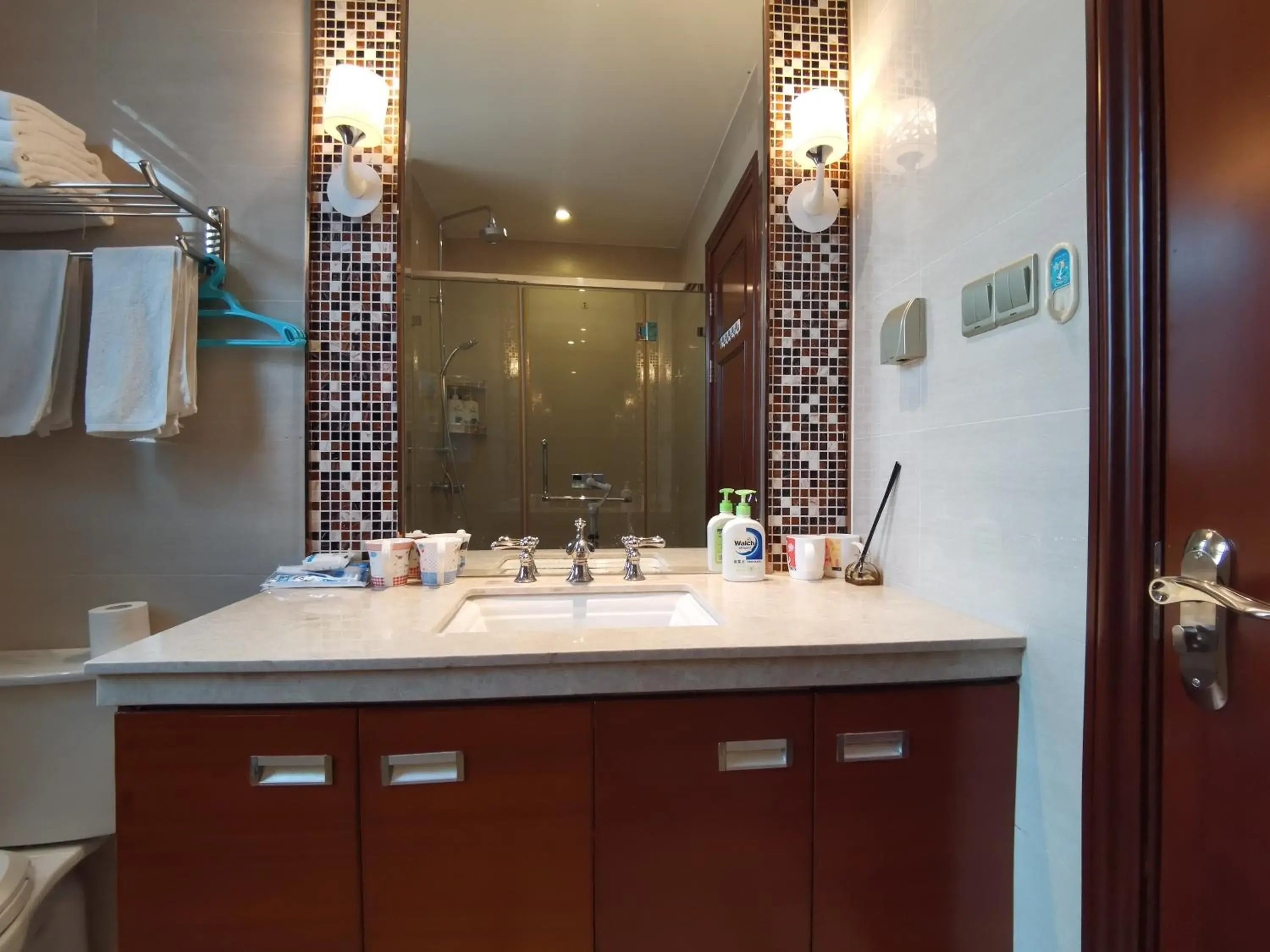 Toilet in Sanya Yikehai View Apartments Toilet in Sanya Yikehai View Apartments