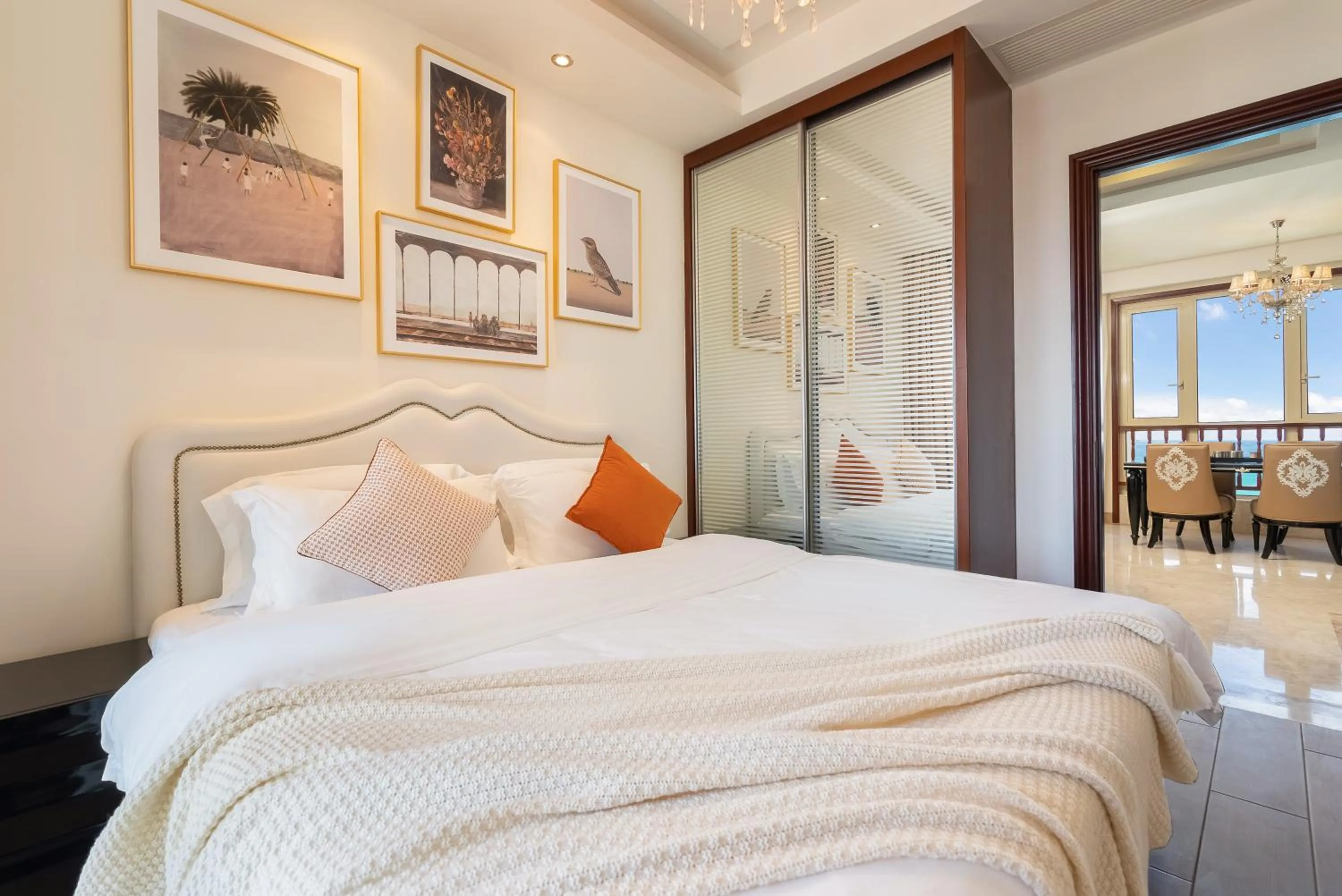 Bed in Sanya Yikehai View Apartments