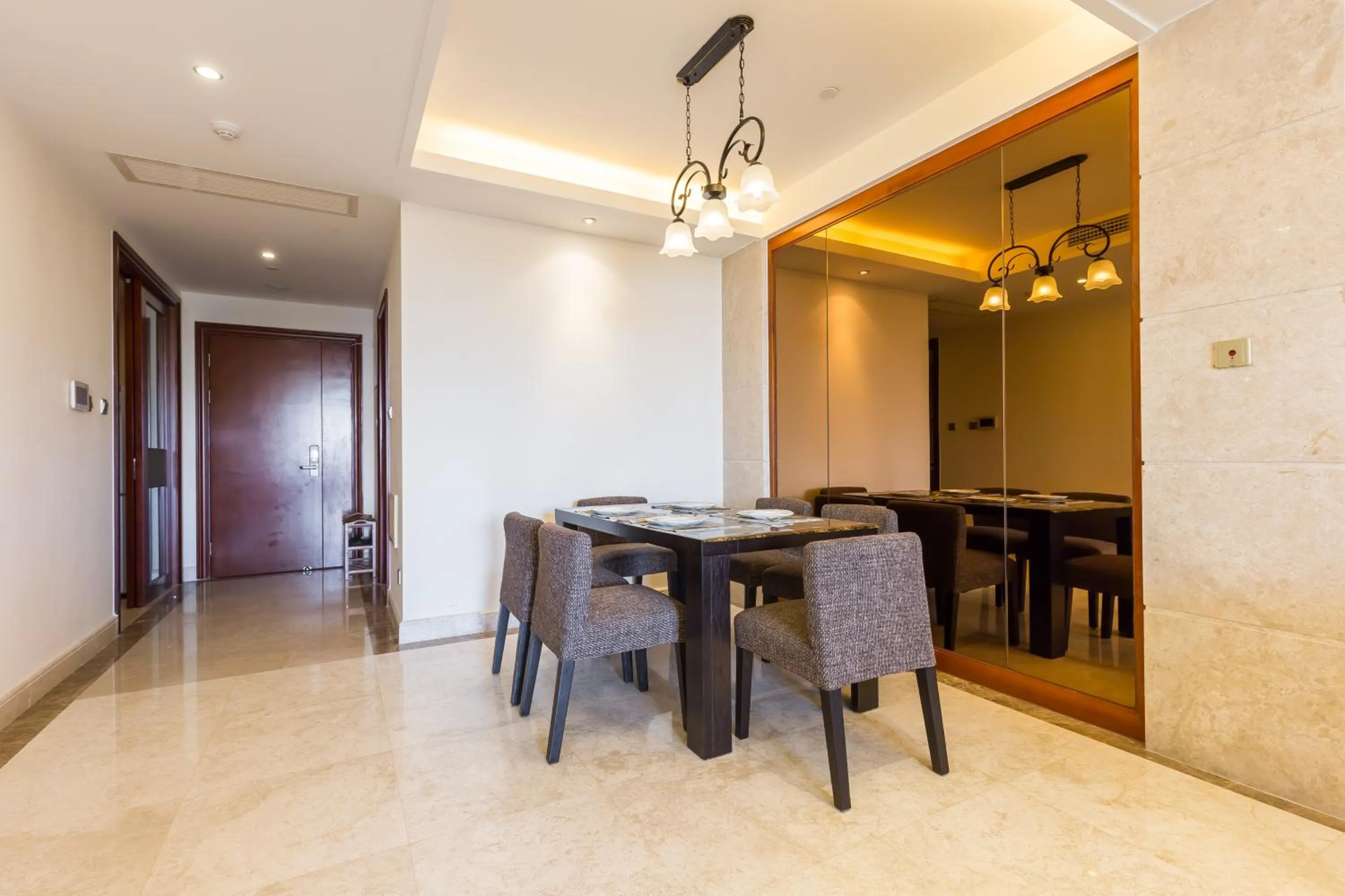Dining area in Sanya Yikehai View Apartments