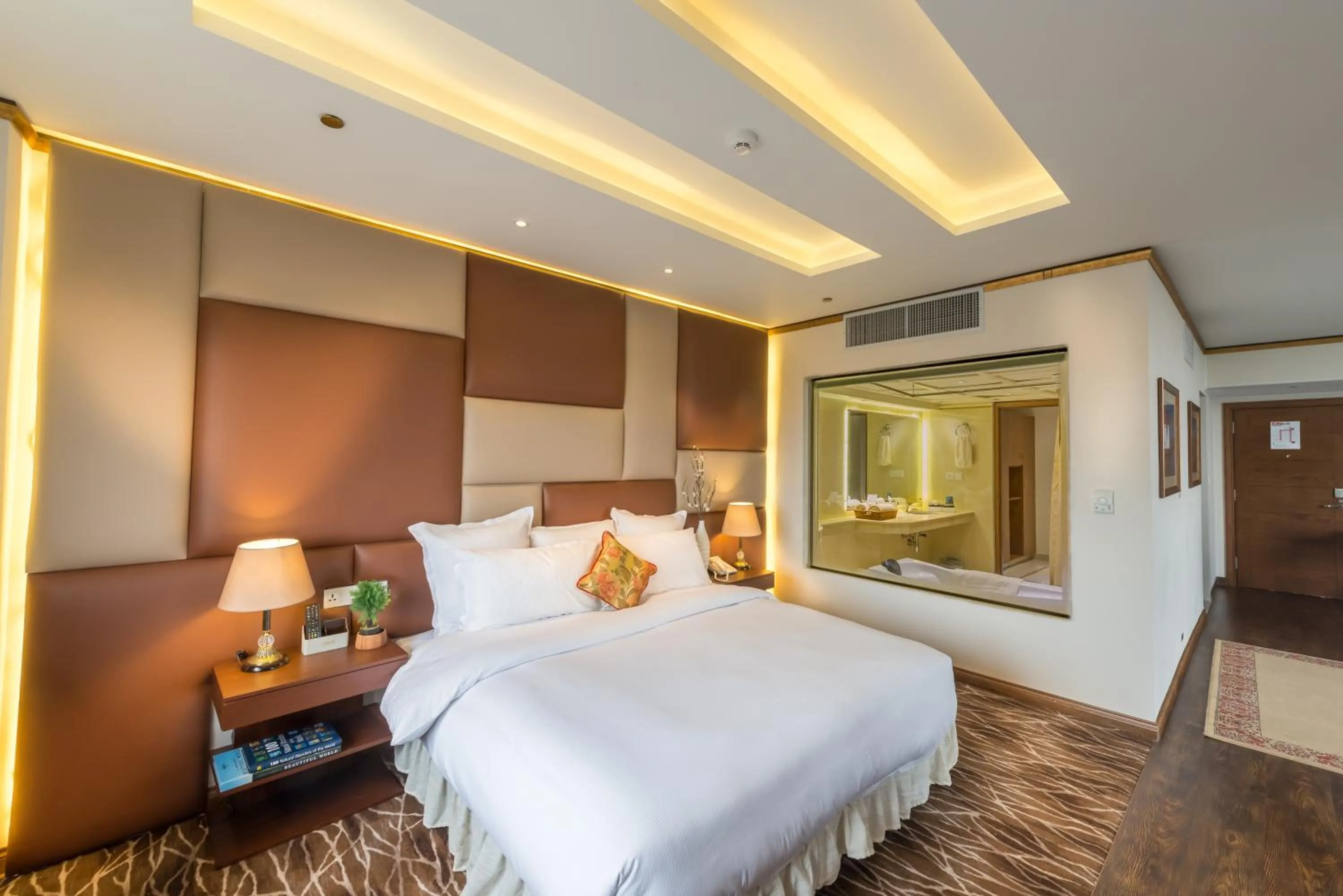 Photo of the whole room, Bed in Luxus Grand Hotel