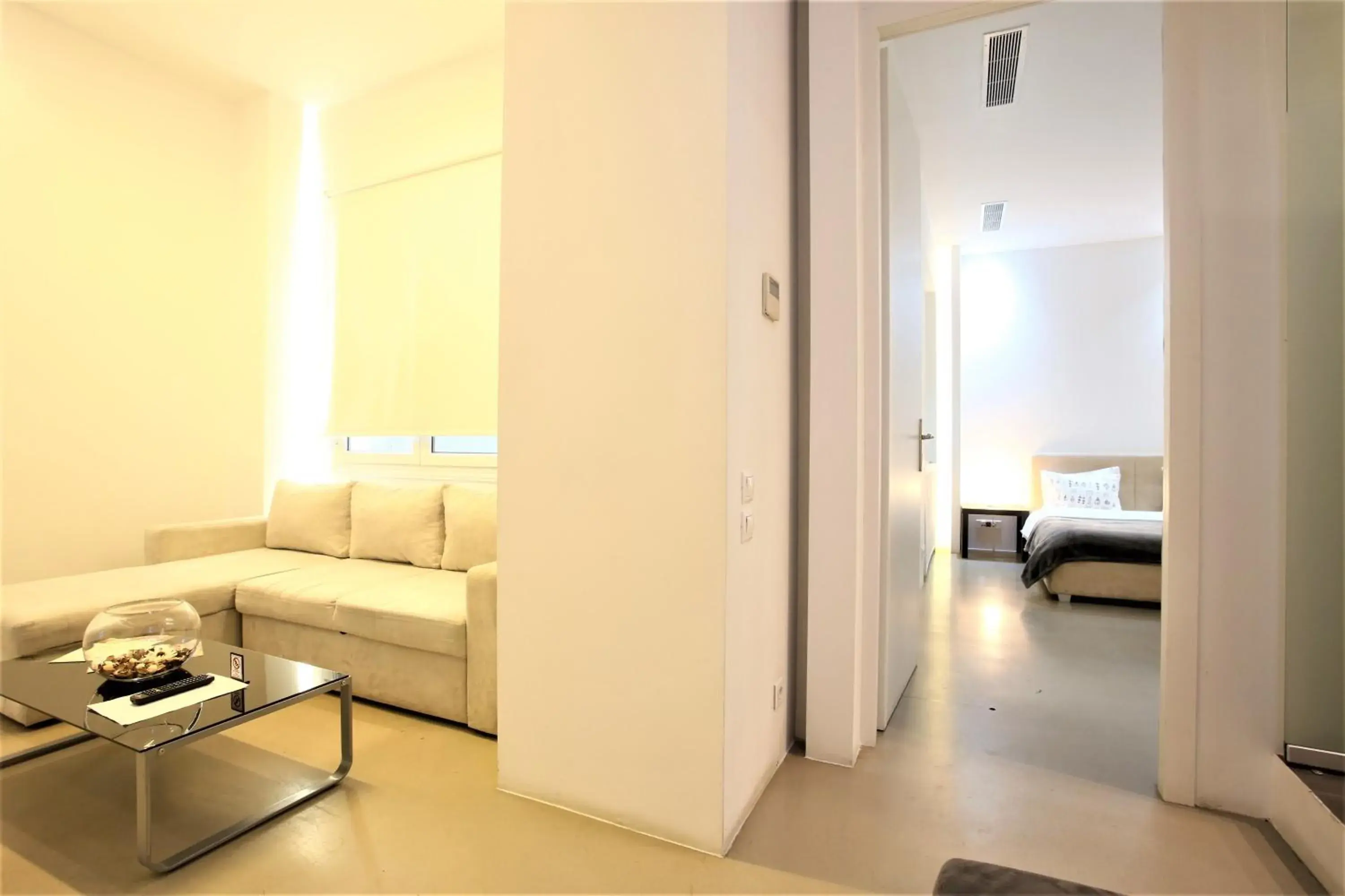 Living room in GK Athens by GK Properties Living room in GK Athens by GK Properties