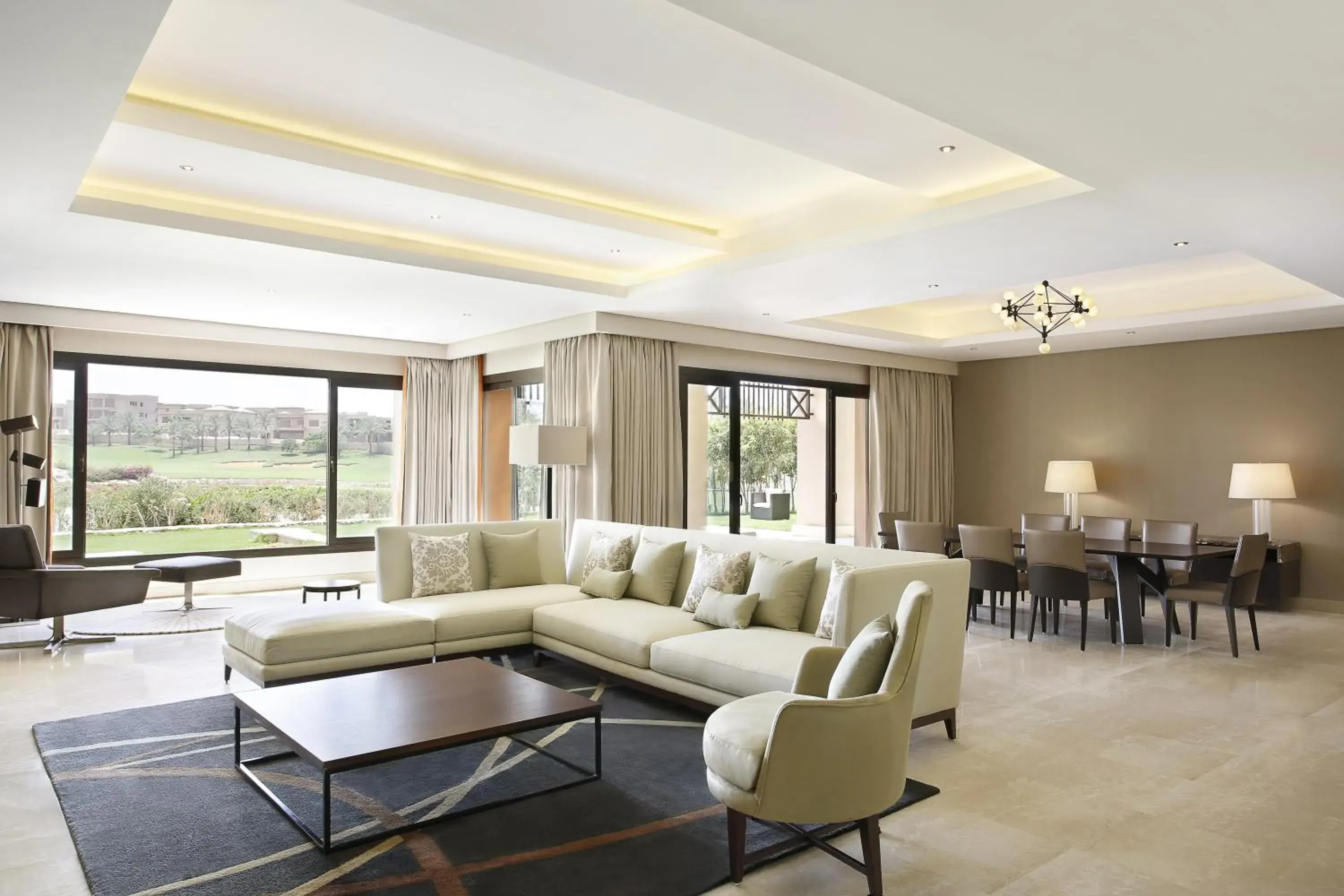 Living room, Lounge/Bar in The Westin Cairo Golf Resort & Spa, Katameya Dunes