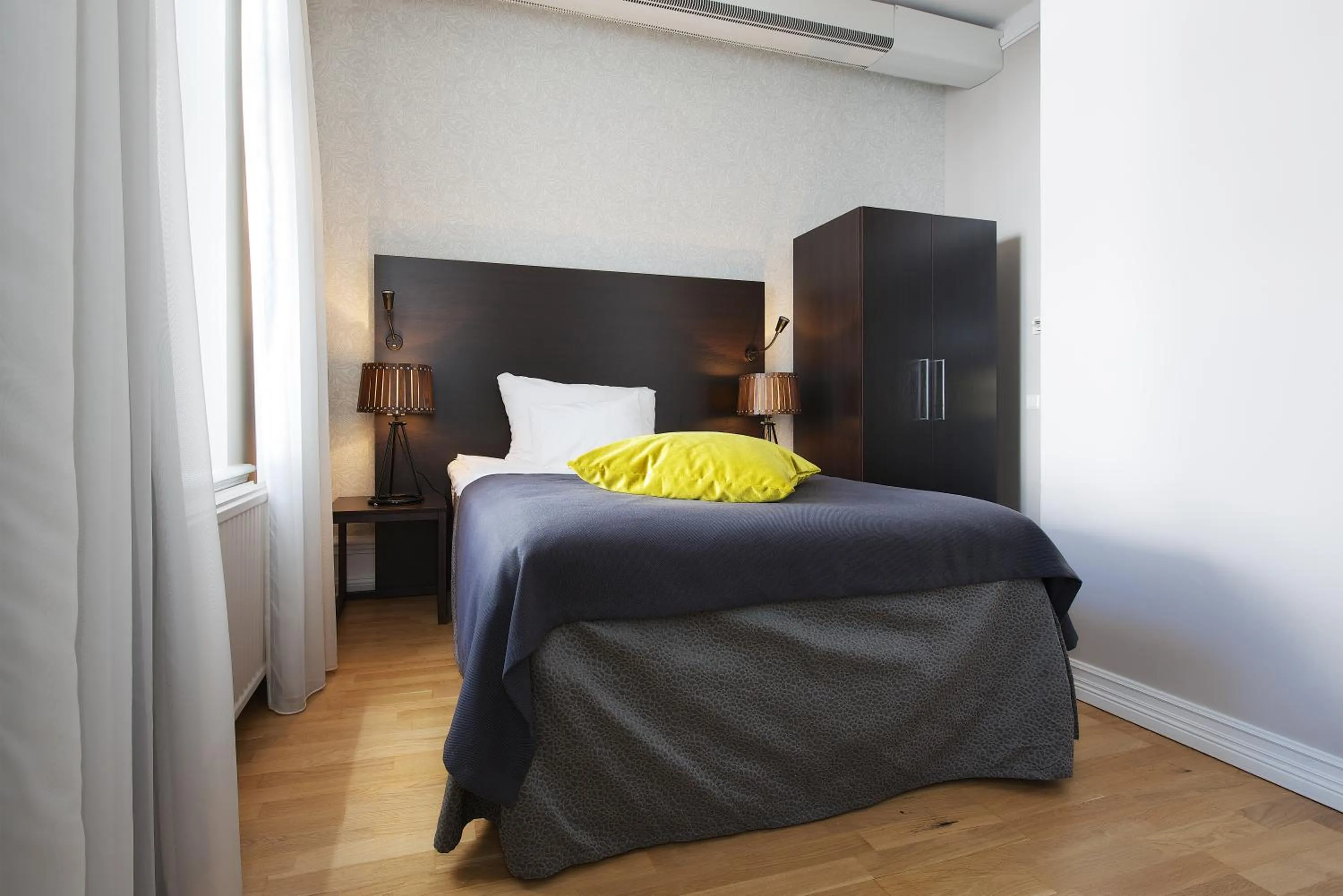 Bedroom, Bed in Home Hotel Plaza