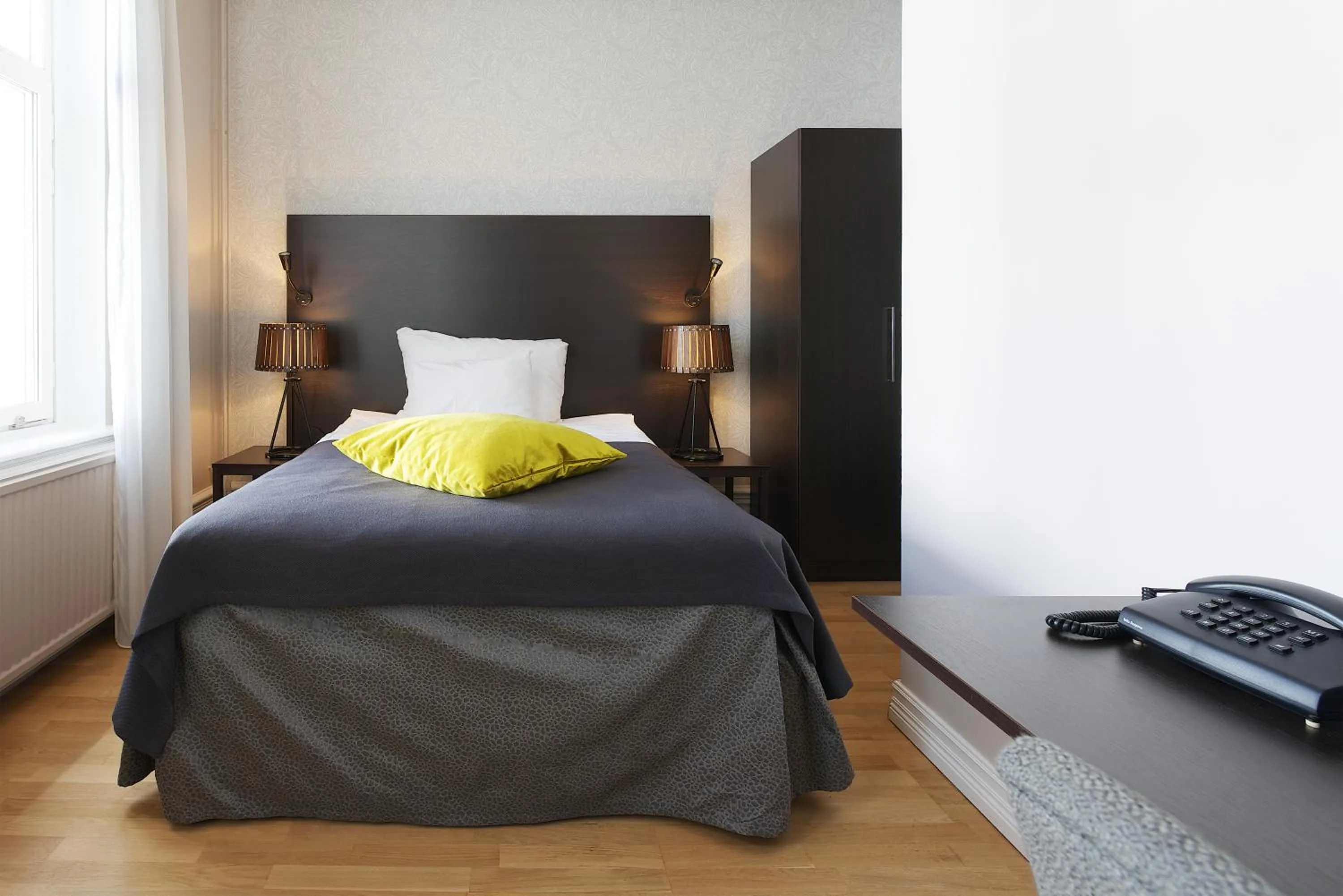 Bedroom, Bed in Home Hotel Plaza