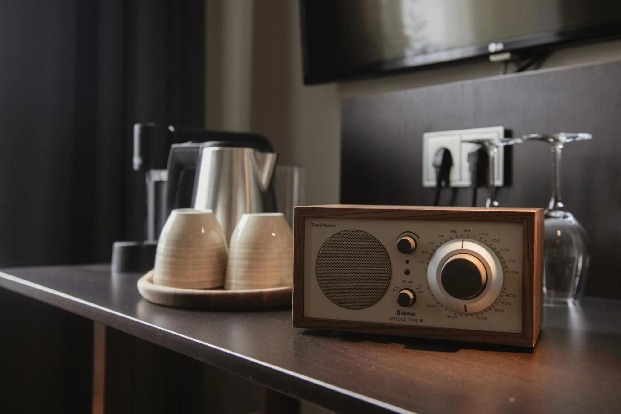 Coffee/tea facilities in Home Hotel Plaza