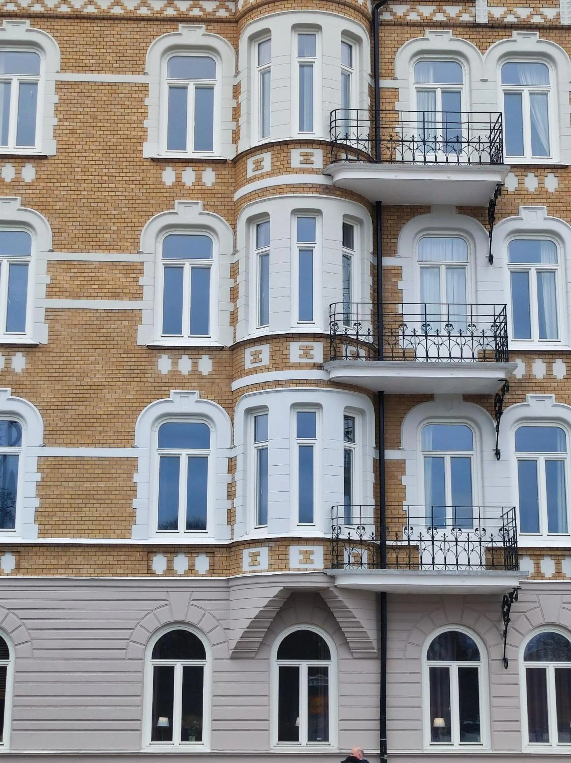 Property building in Home Hotel Plaza